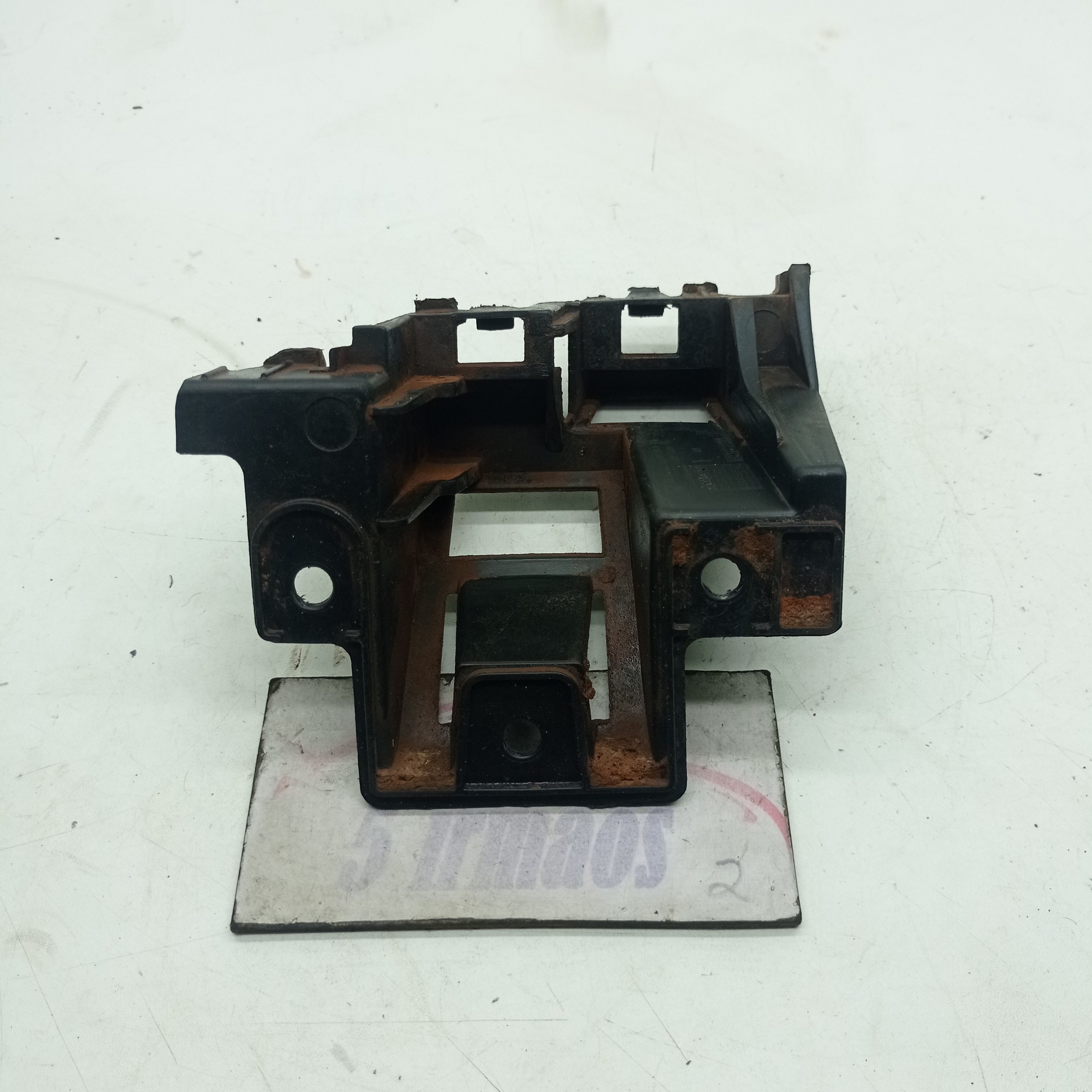 Guia Direita Parachoque Traseiro Vw Jetta Tsi 2.0 2012