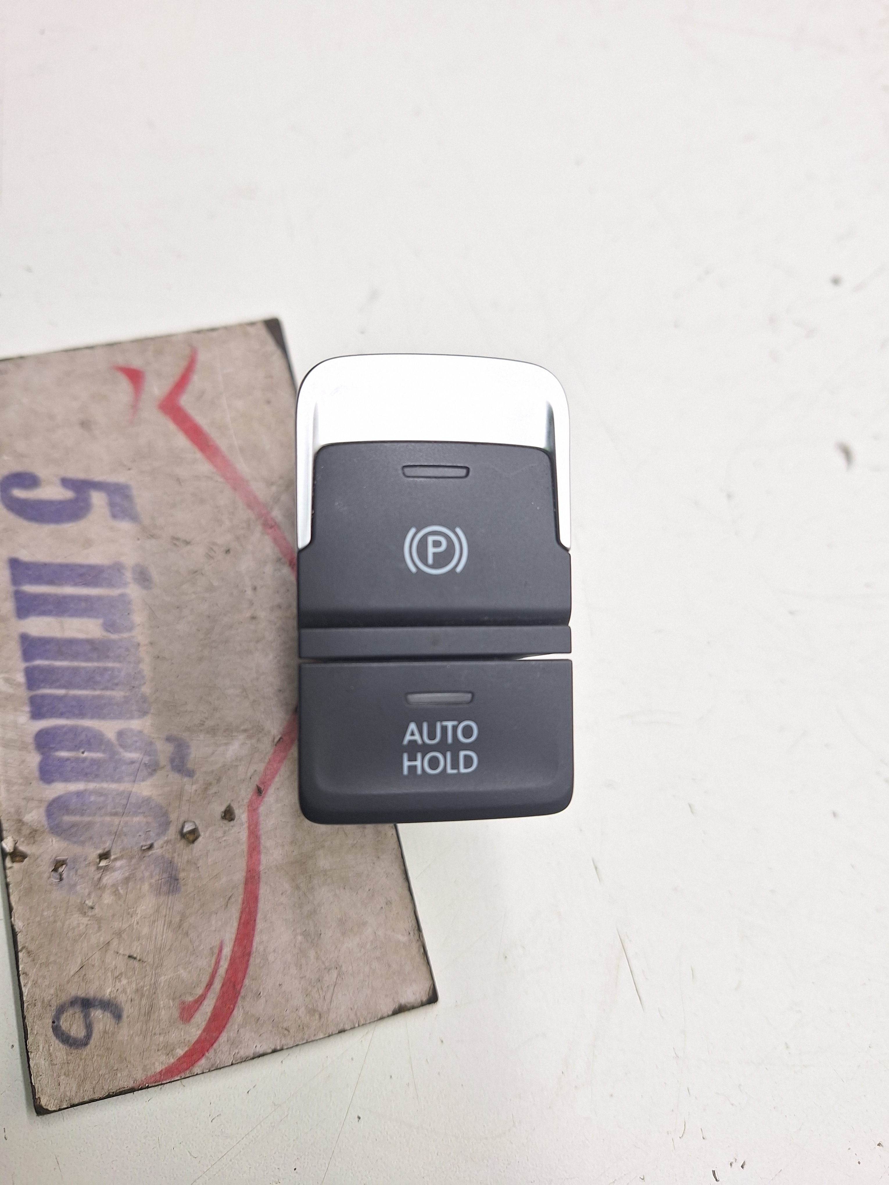 Interruptor Estacionamento Vw Passat 2.0 Tsi 2018/ 2019  12