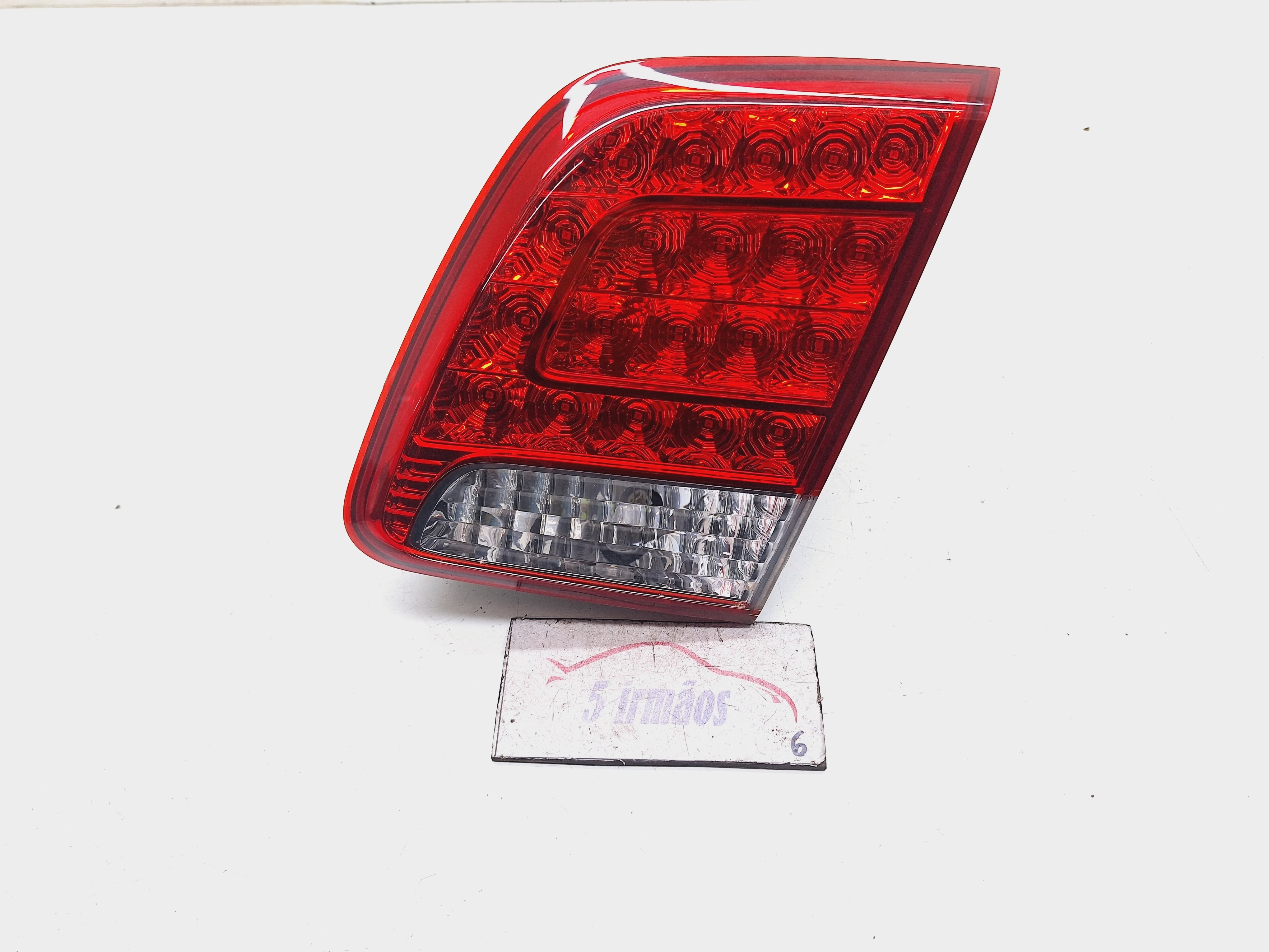 Lanterna Direita Tampa Led Kia Sorento 2010/ 2011 Direito Vermelho