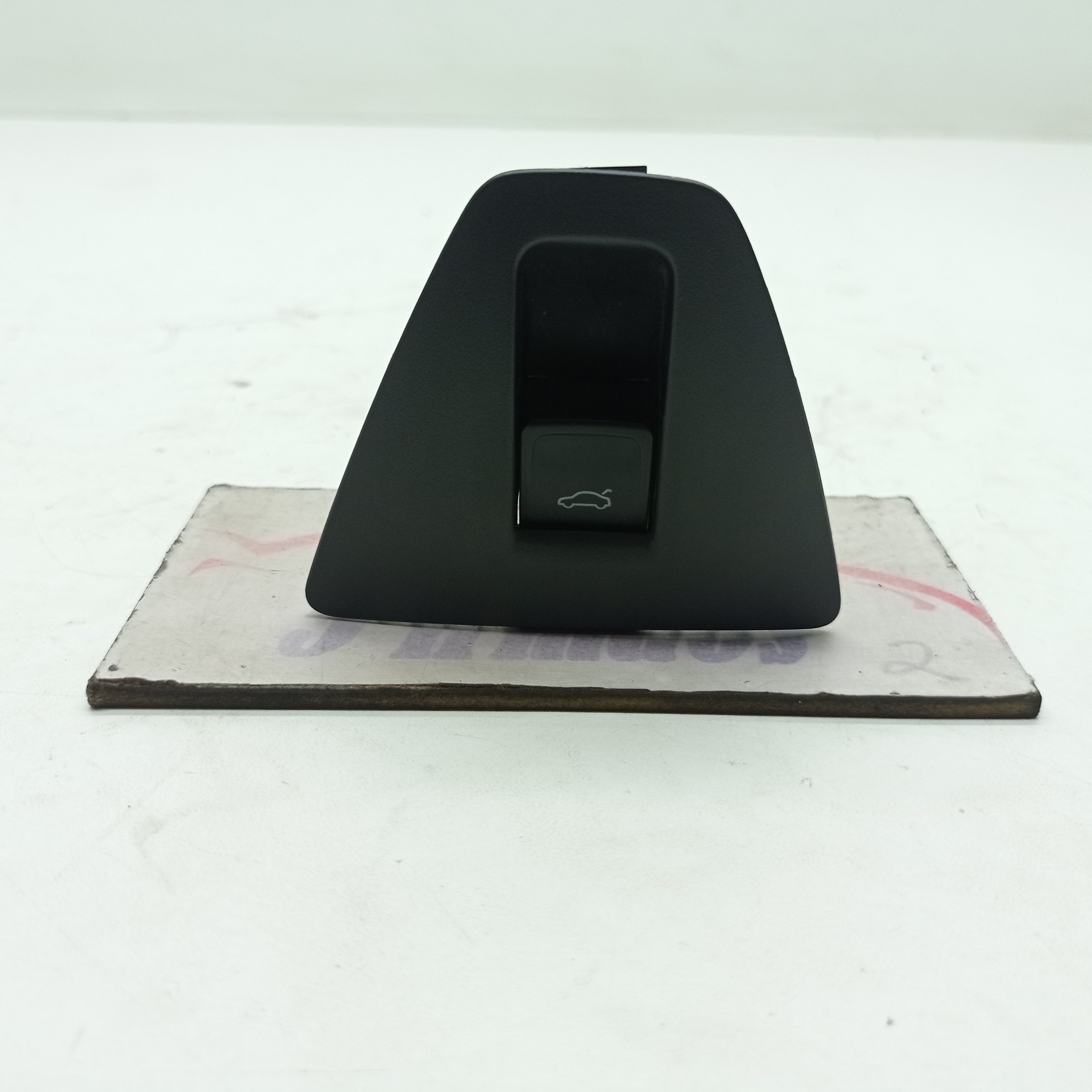Botão Abertura Porta Malas Vw Jetta 250 Tsi 1.4 2019 / 2020