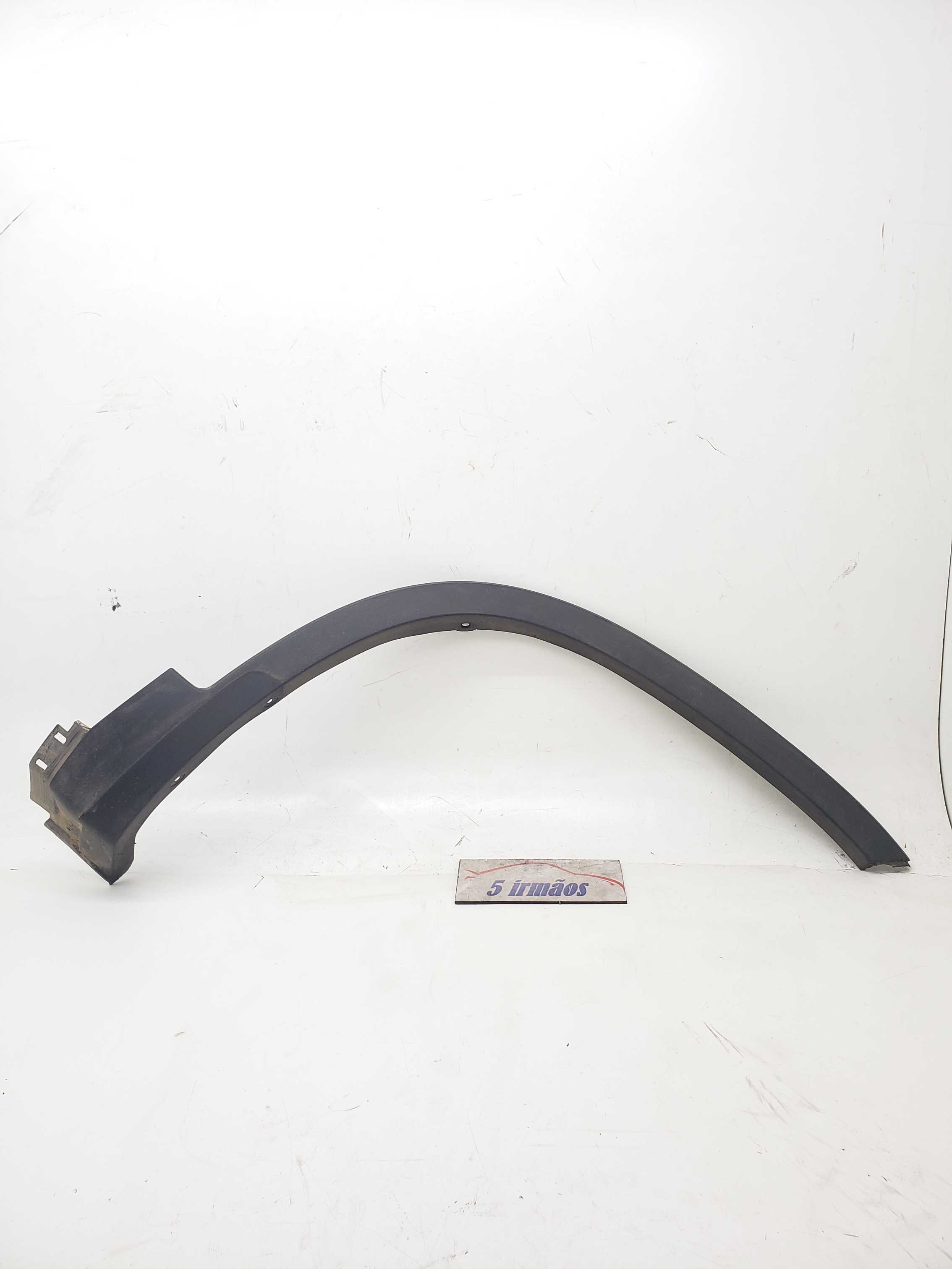 Acabamento Paralama Dianteiro Direito  Kia Sorento 3.5 2013  Preto