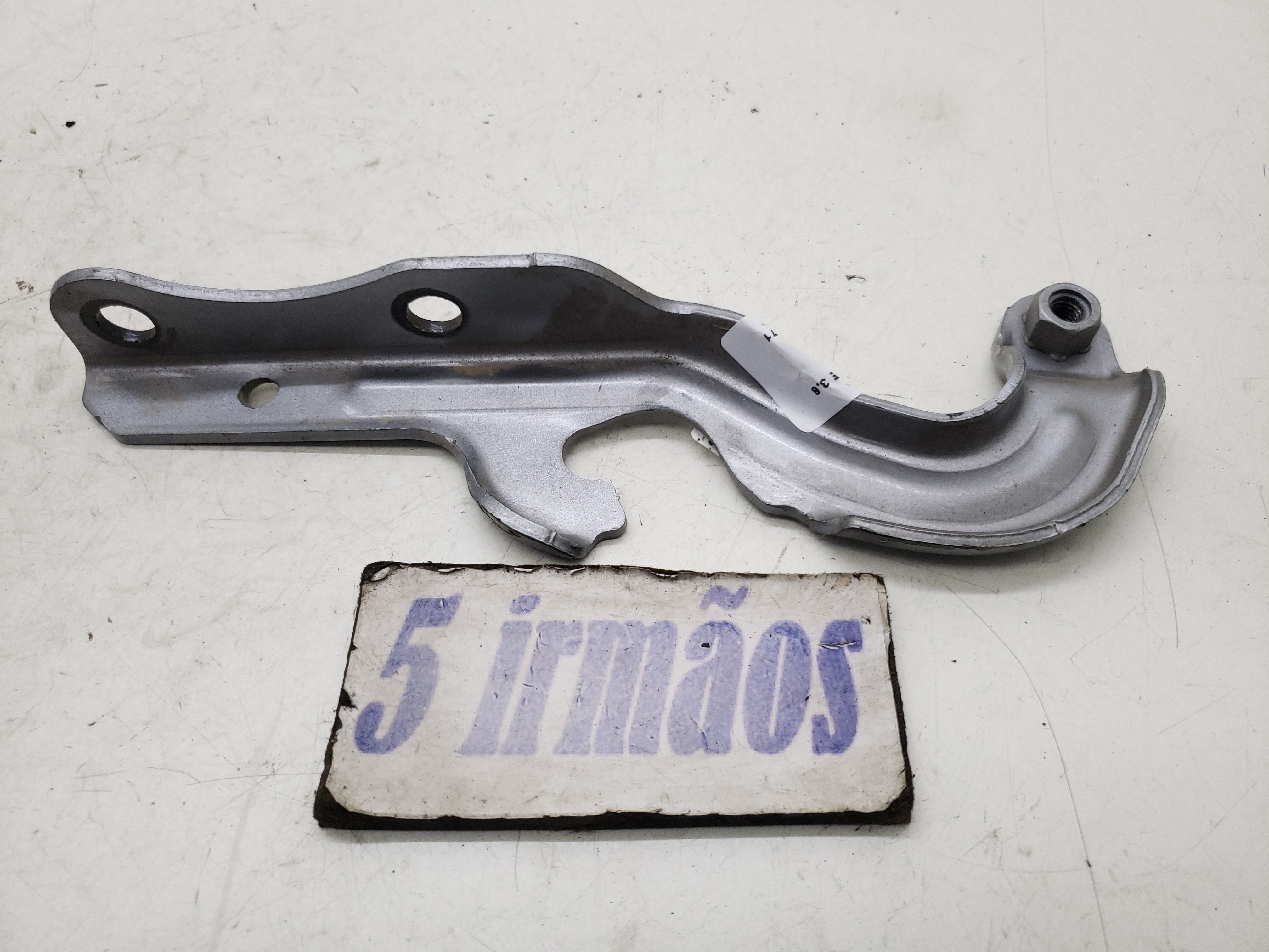 Dobradiça Direita Braço Capô Cherokee 3.6 V6 2013 / 2014