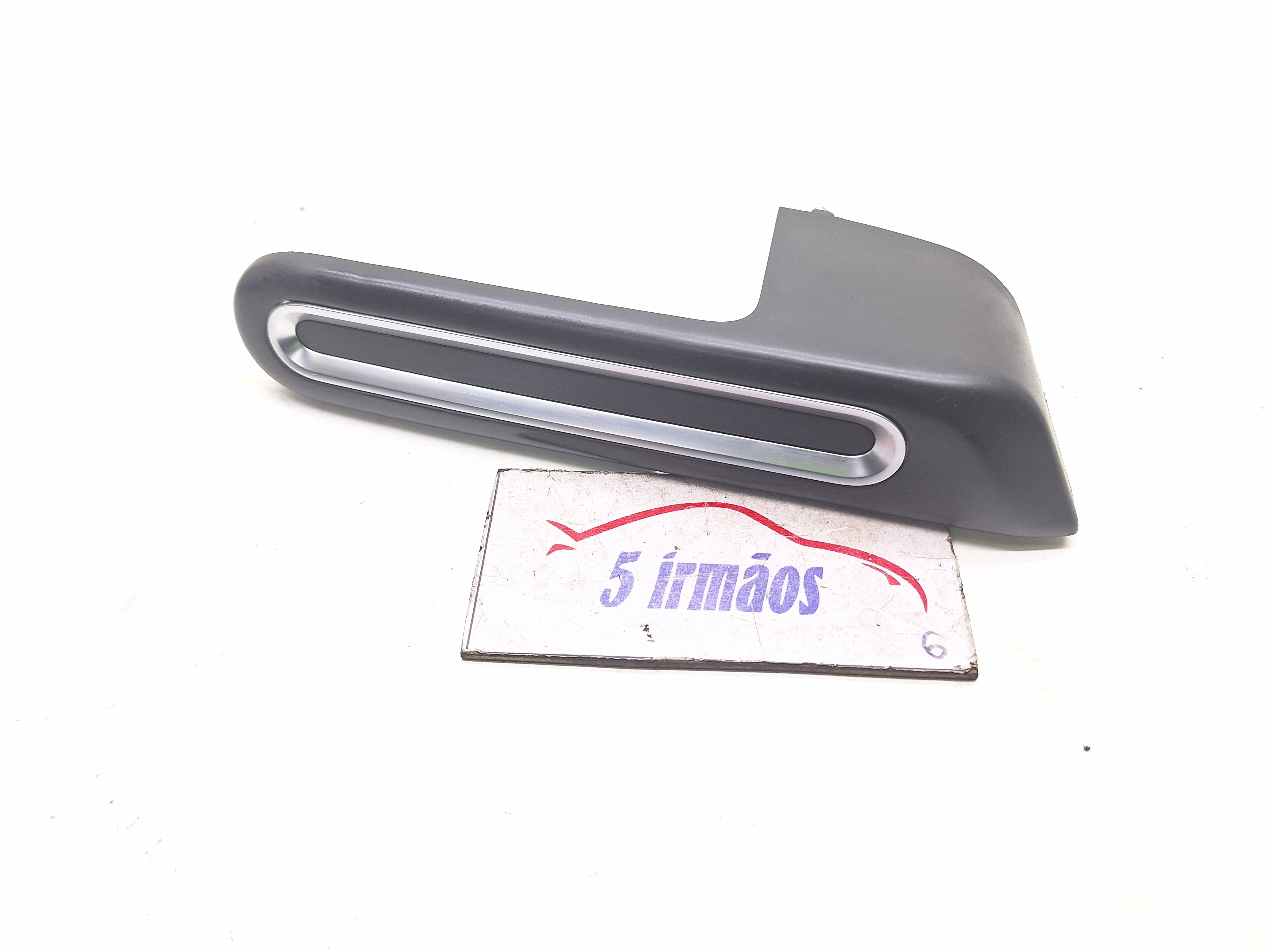 Acabamento Moldura Porta Esquerda Vw Fusca Tsi 2.0 2014