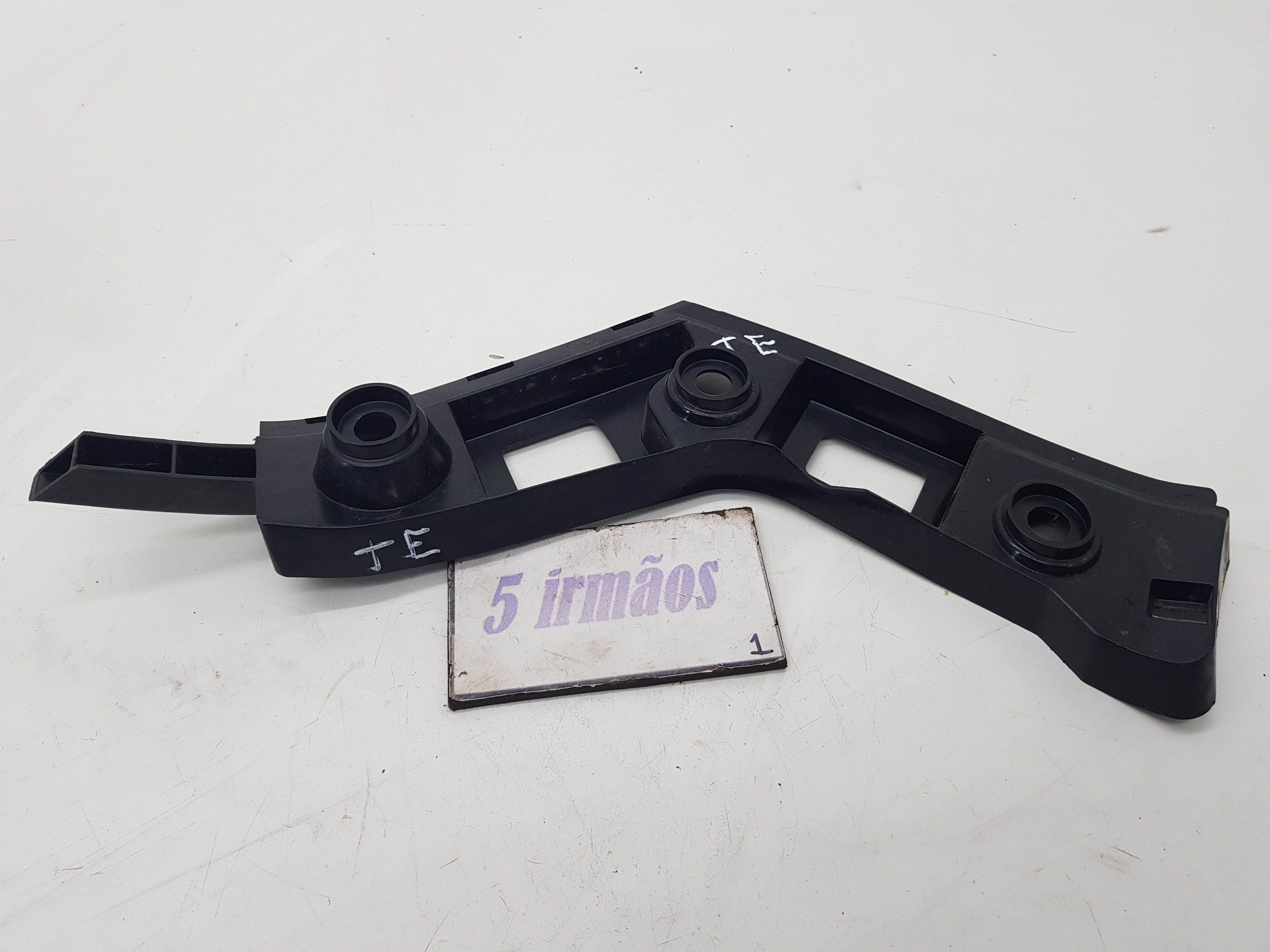Guia Esquerda Parachoque Traseiro Vw Golf Gti 2.0 2018 2019