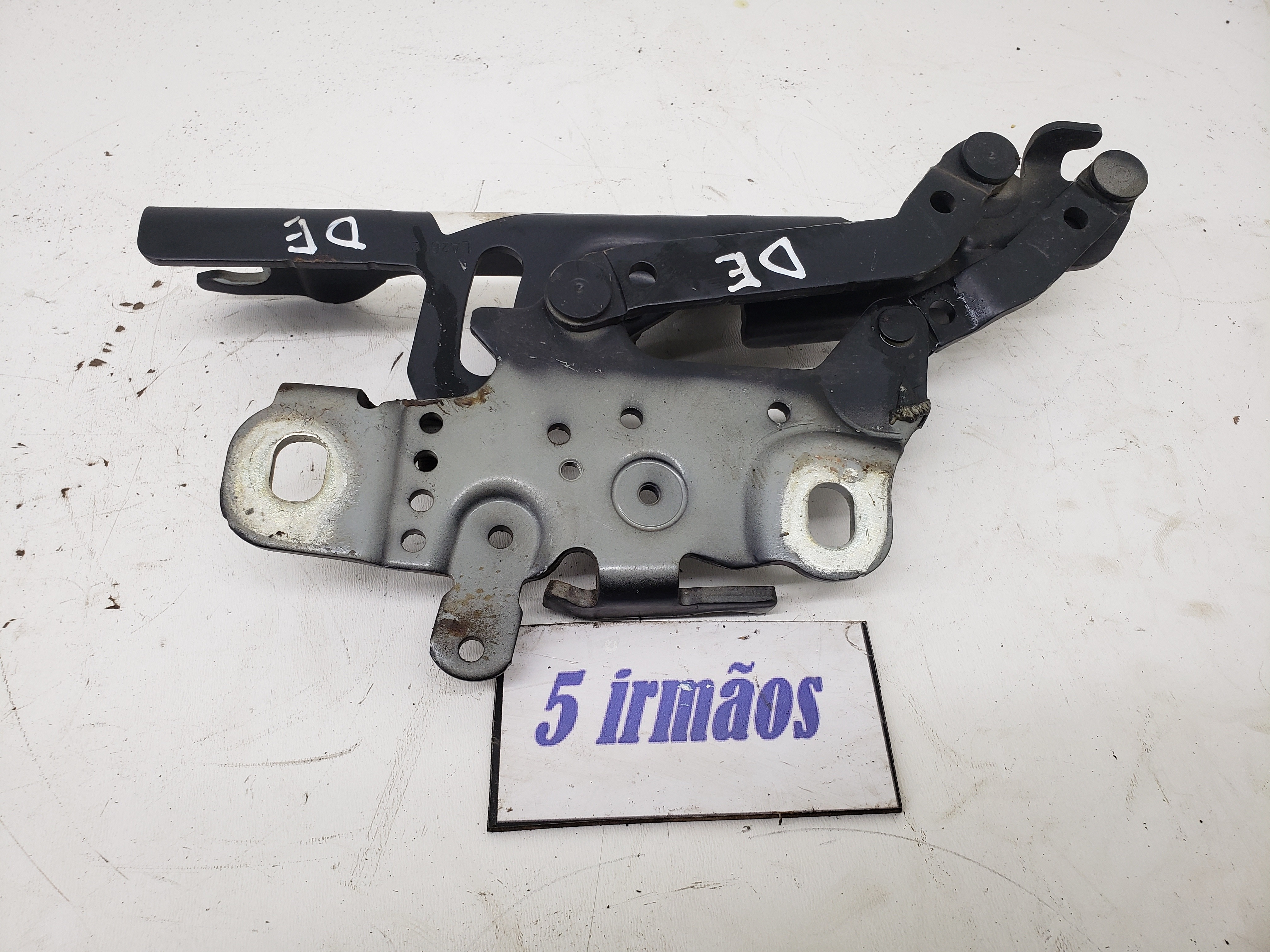 Dobradiça Braço Esquerda Capô Bmw 320i 2.0 Turbo 2013 / 2014