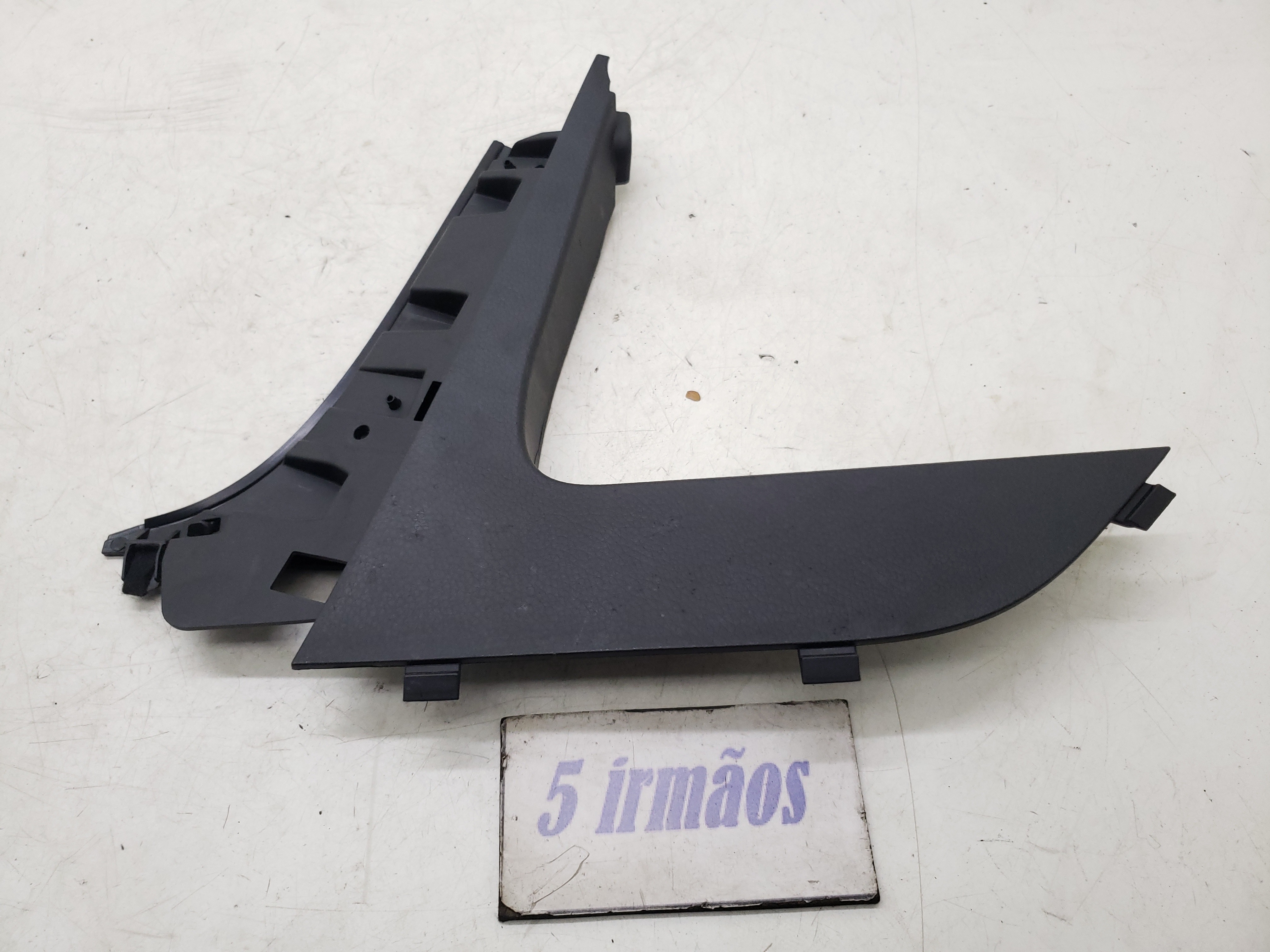 Acabamento Direito Console Central Hyundai I30 1.8 2015