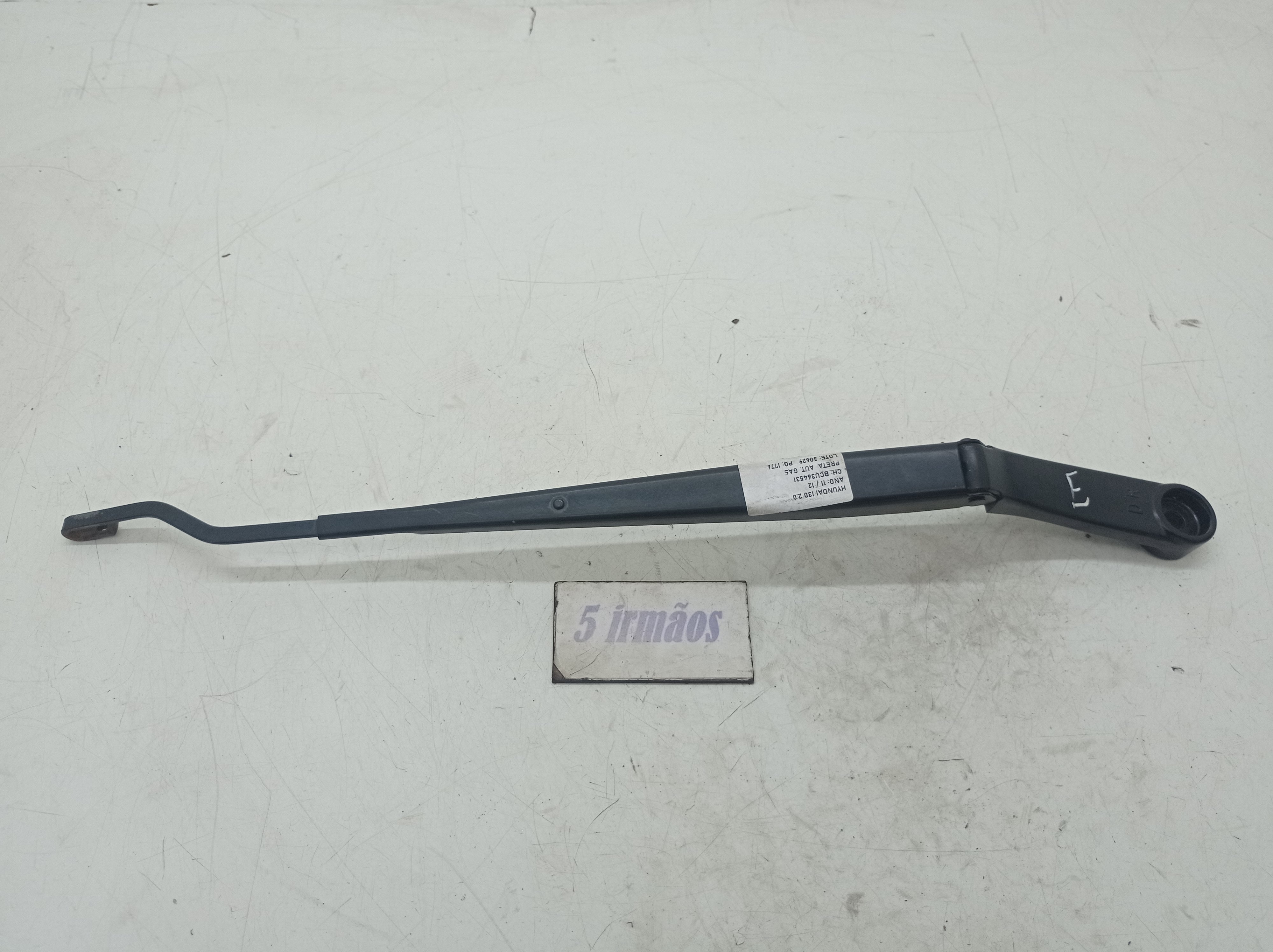 Braço Esquerdo Limpador Parabrisa Hyundai I30 2.0 2011 /2012