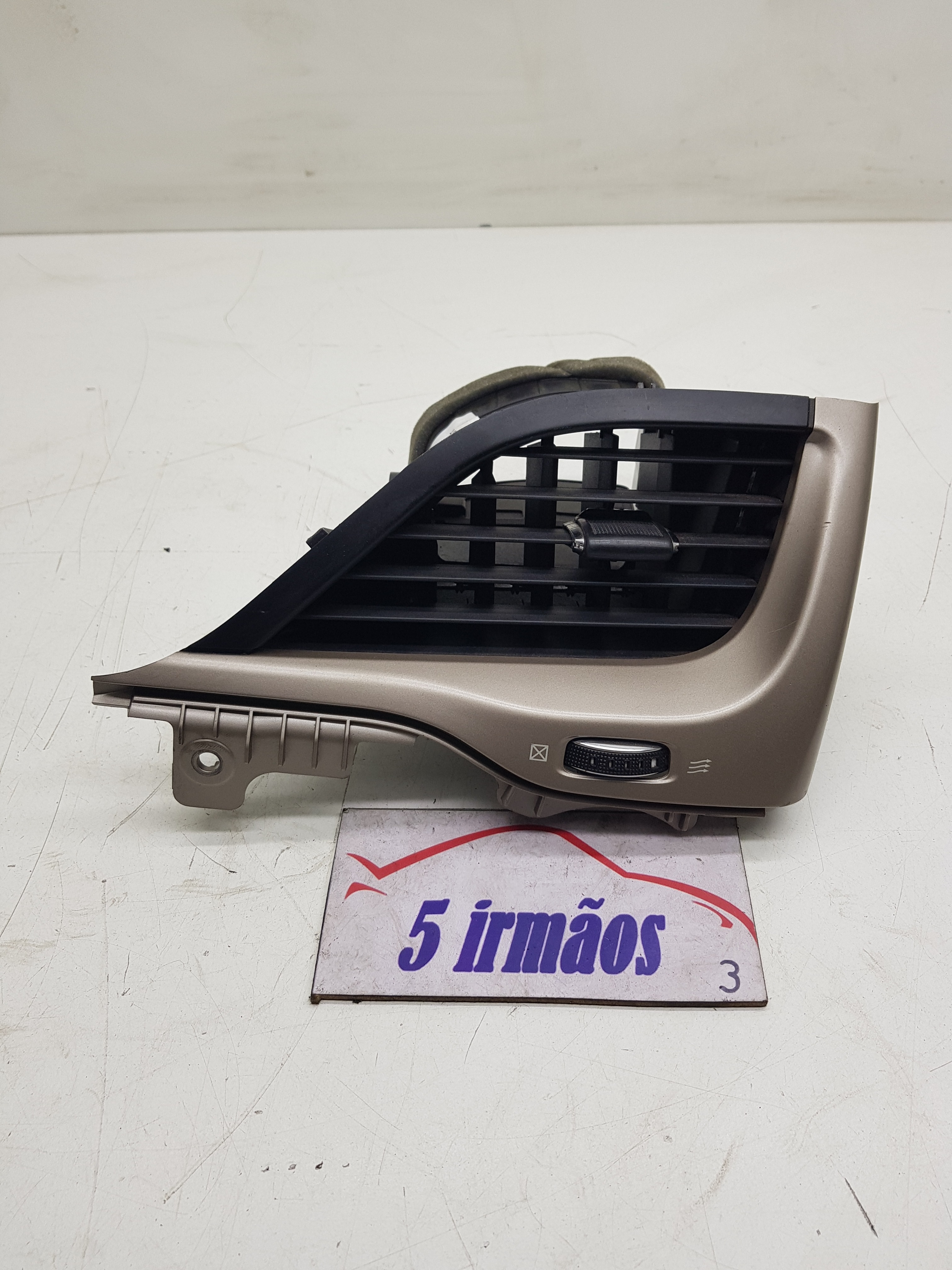 Difusor Ar Direito Jeep Cherokee 3.2 2014 Nº75528a01