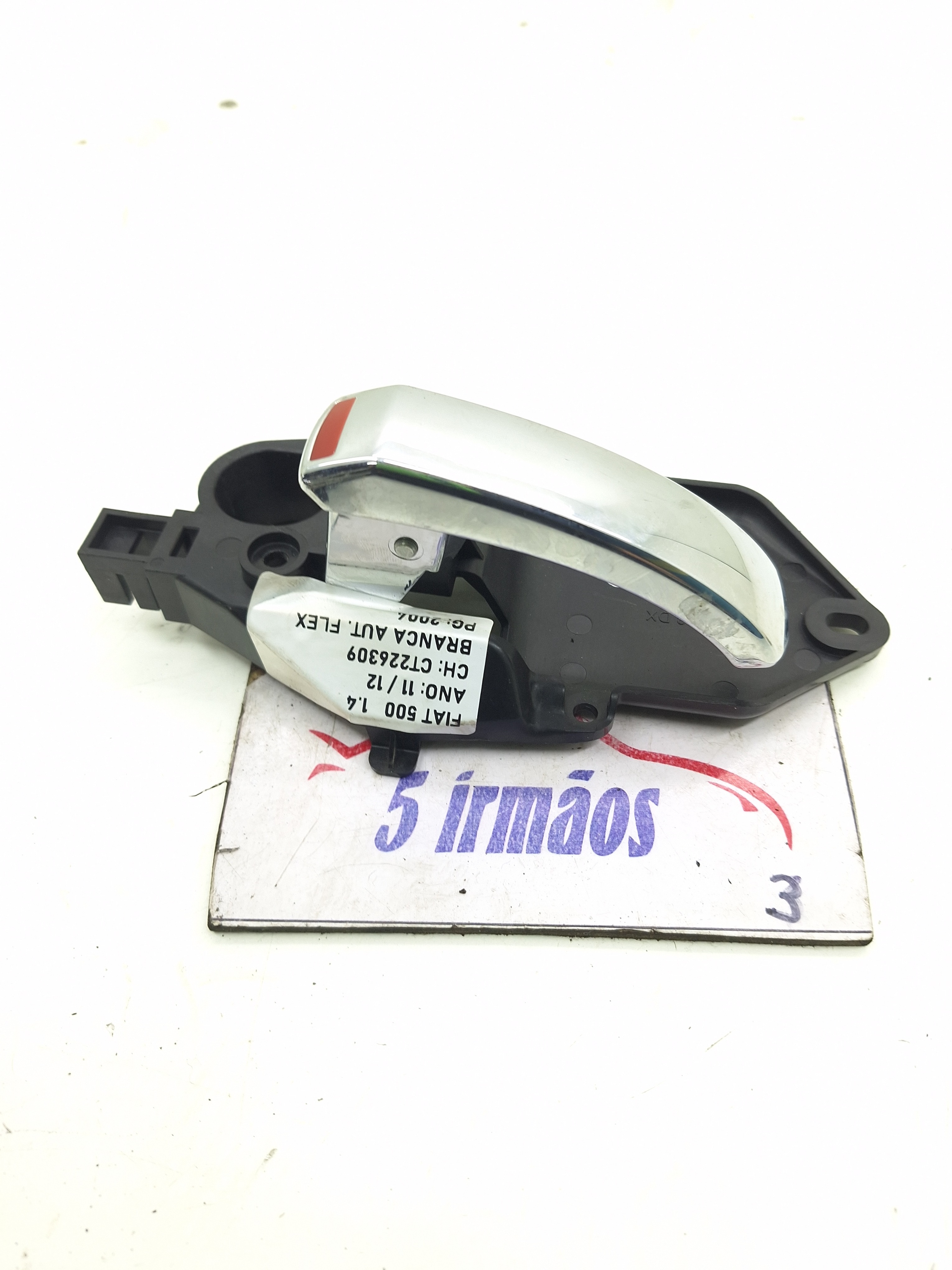 Maçaneta Interna Esquerda Fiat 500 1.4 2011 / 2012 Prata Dianteira