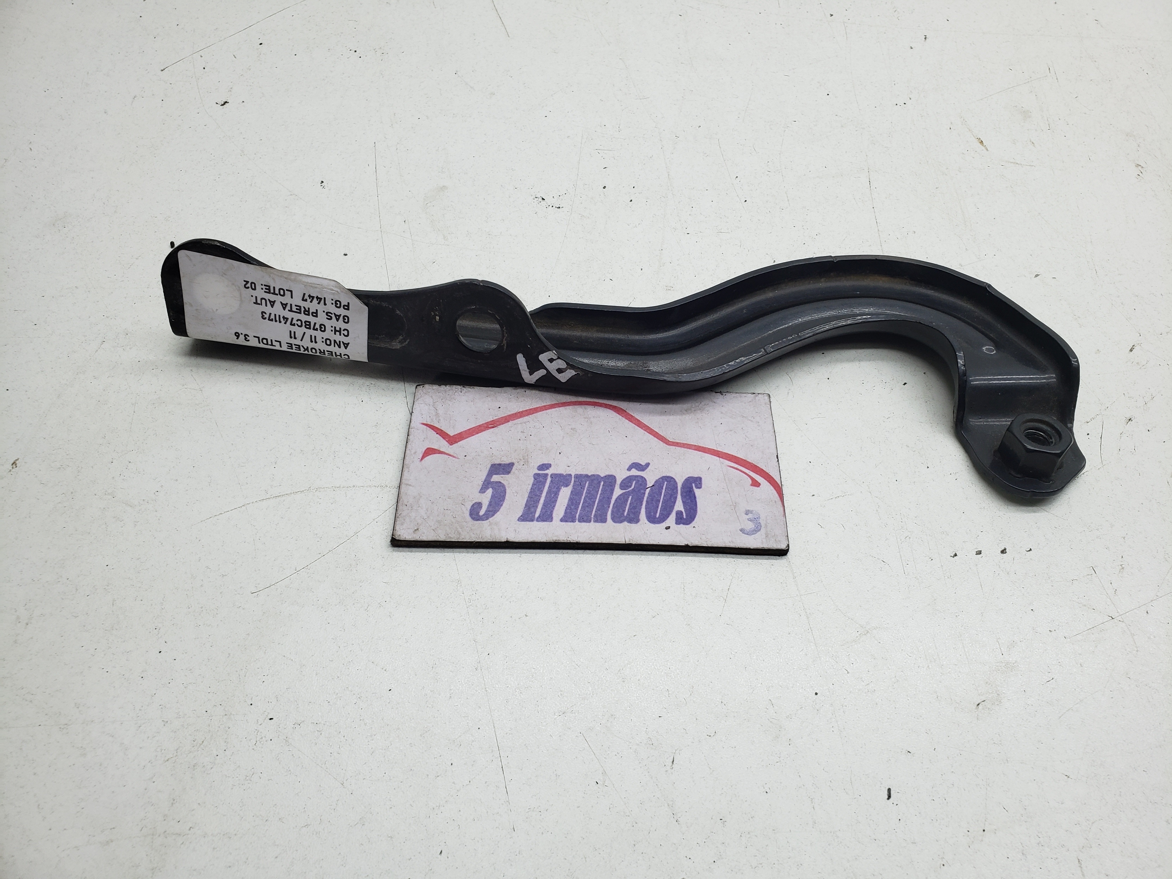 Dobradiça Esquerda Capô Jeep Cherokee 3.6 2011 / 2012