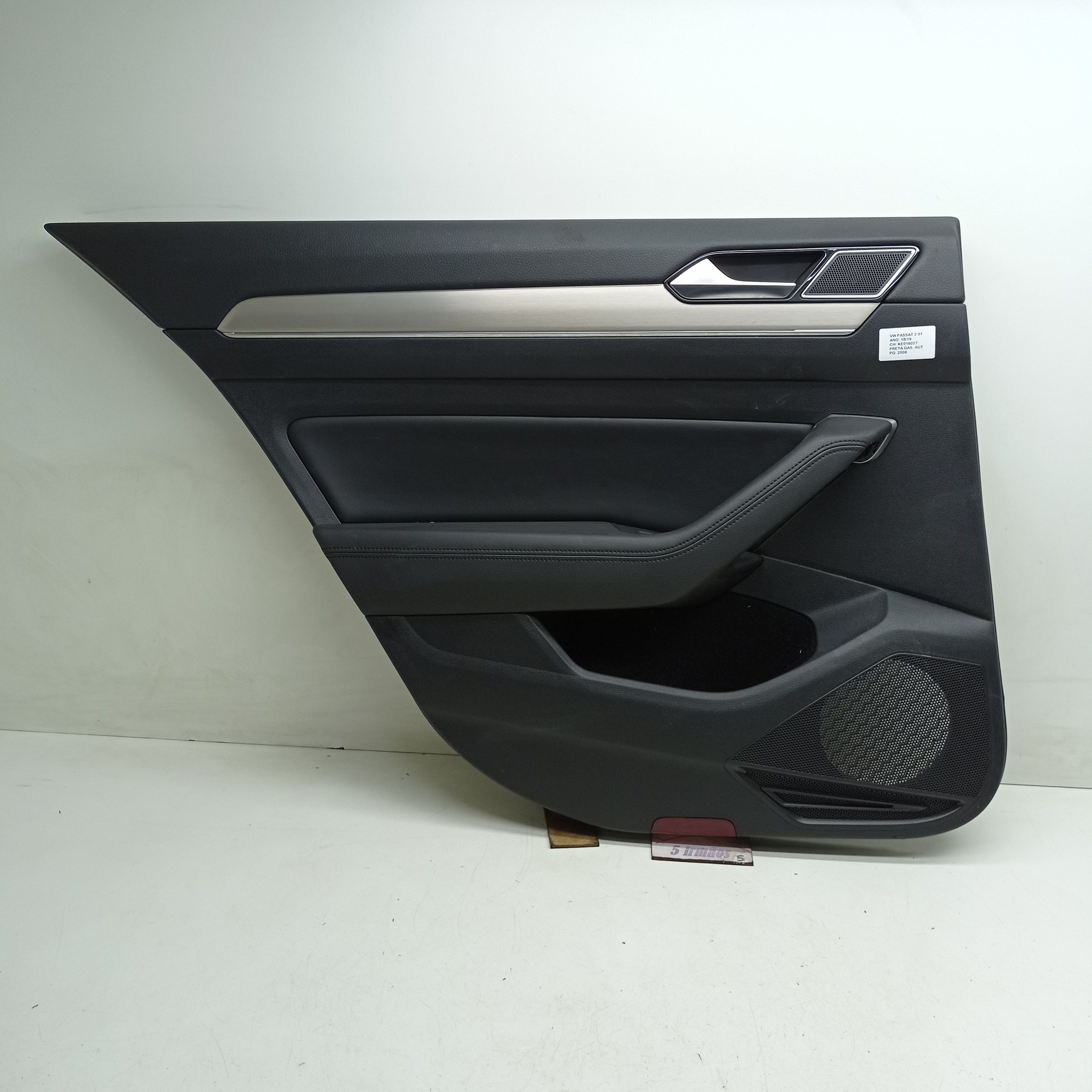 Forro Porta Traseira Esquerda Vw Passat 2.0 Turbo 2018 2019 Preto / Prata
