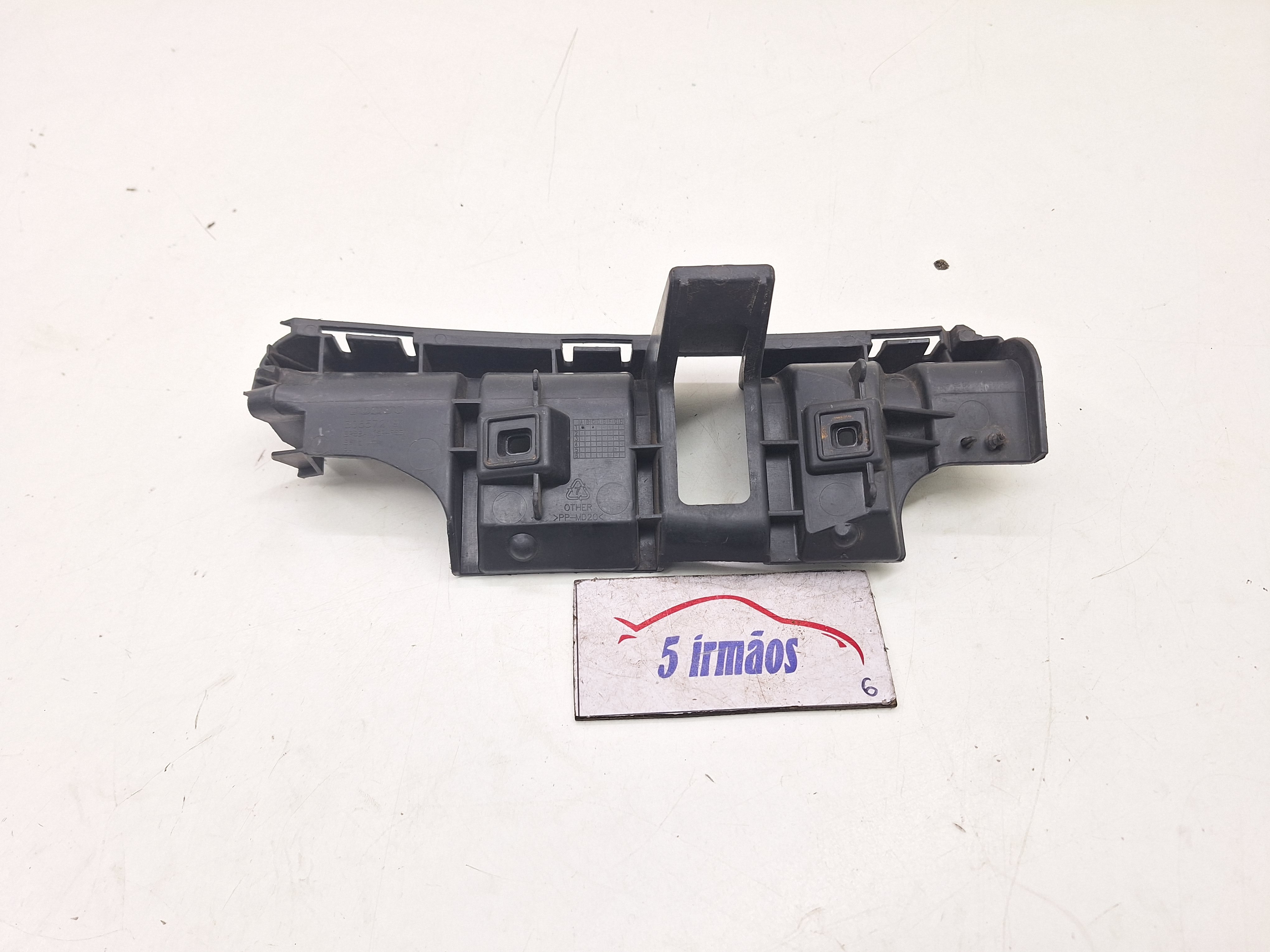 Guia Parachoque Traseiro Direito Volvo C30 2.5 T5 2011