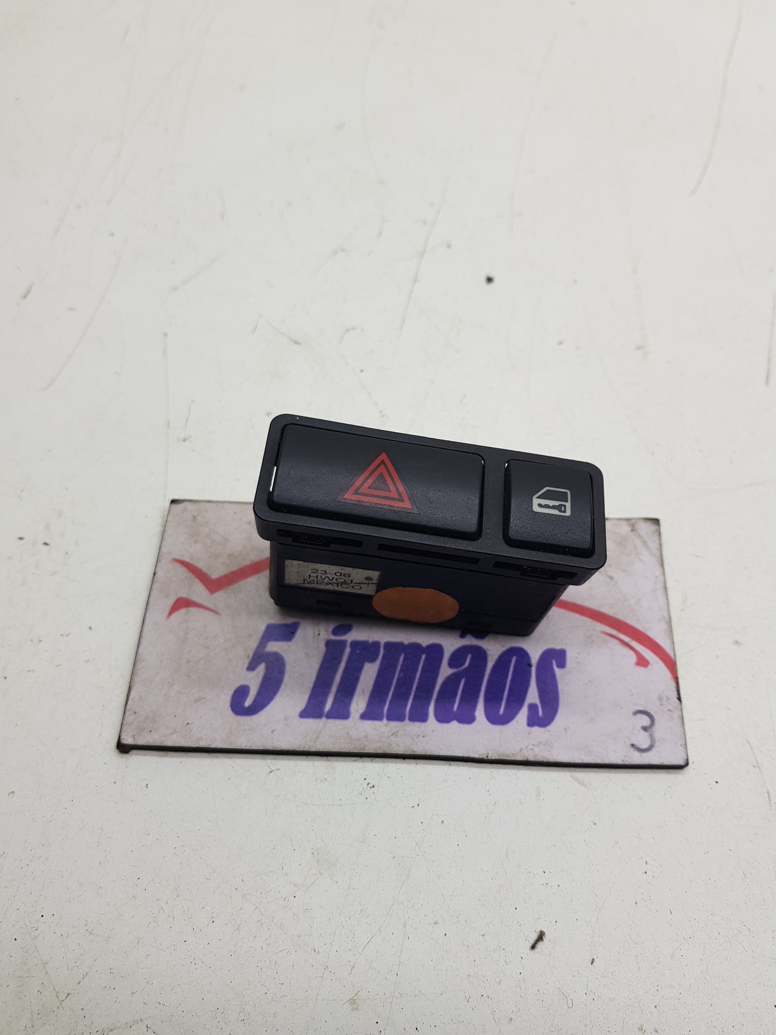 Botão Pisca Alerta Trava Porta Bmw Z4 2.0 2006 2007