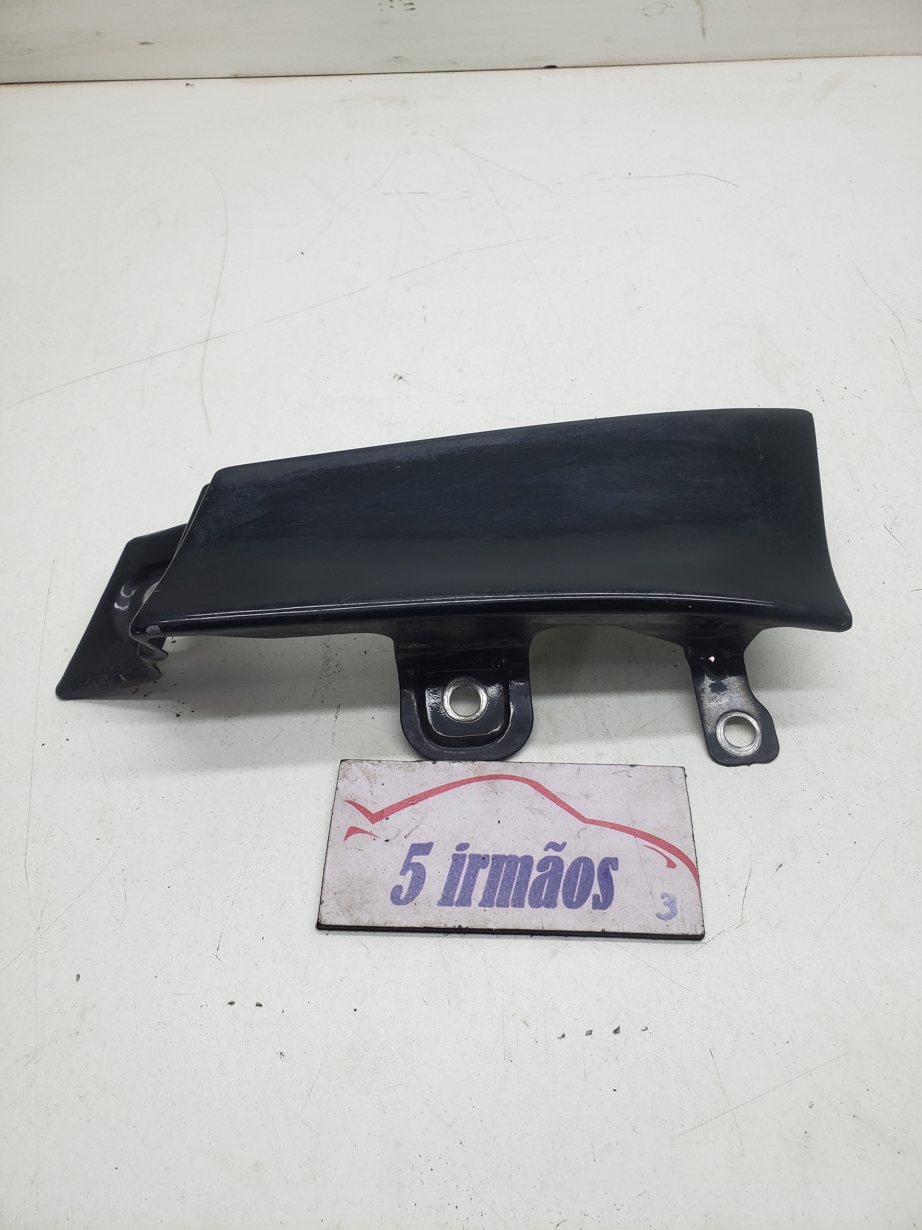 Suporte Lanterna Direita Gm Captiva 3.6 2008 / 2009 / 2010