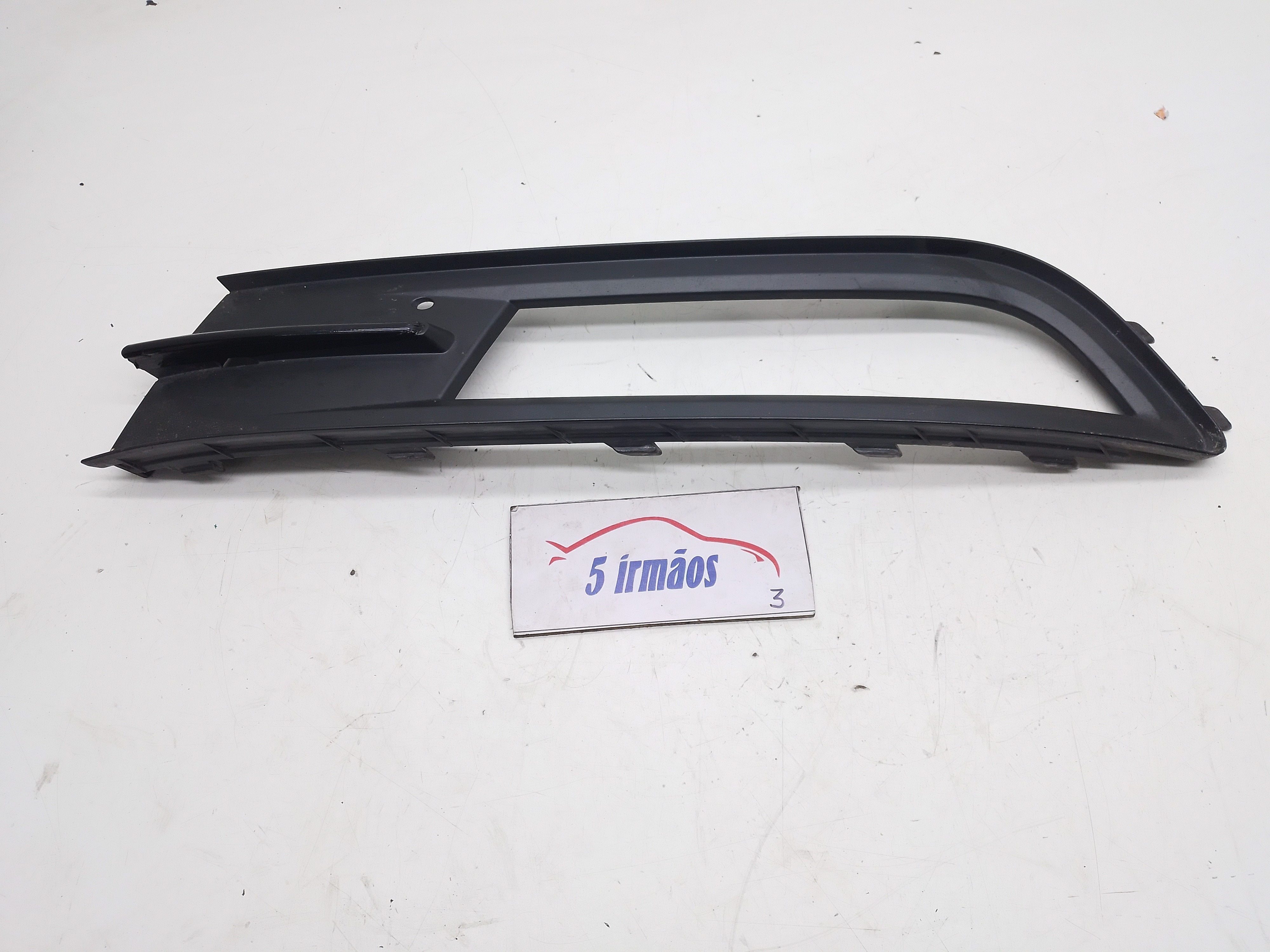 Moldura Farol Milha Esquerdo Vw Passat Tsi 2.0 2018 / 2019 Esquerdo