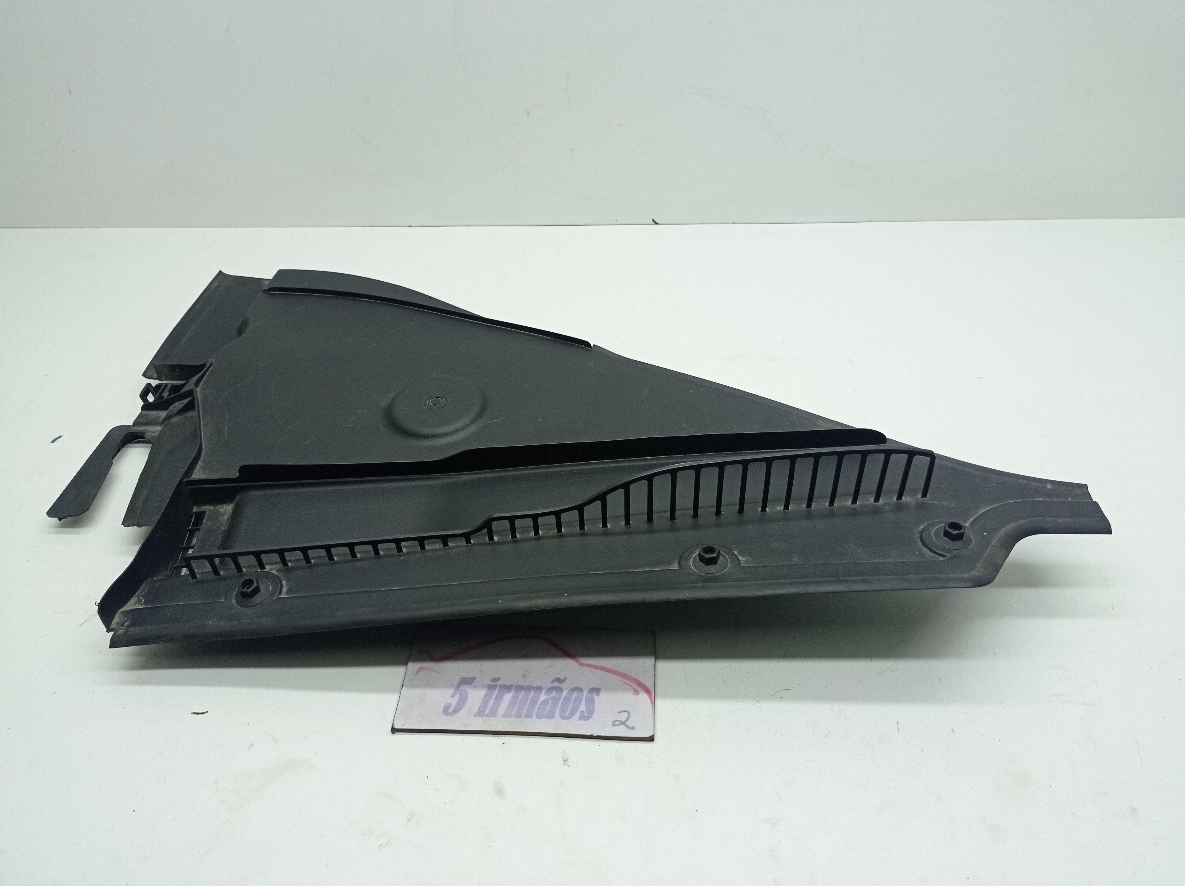 Acabamento Churrasqueira Esquerda Bmw 120i 2.0 2015 / 2016