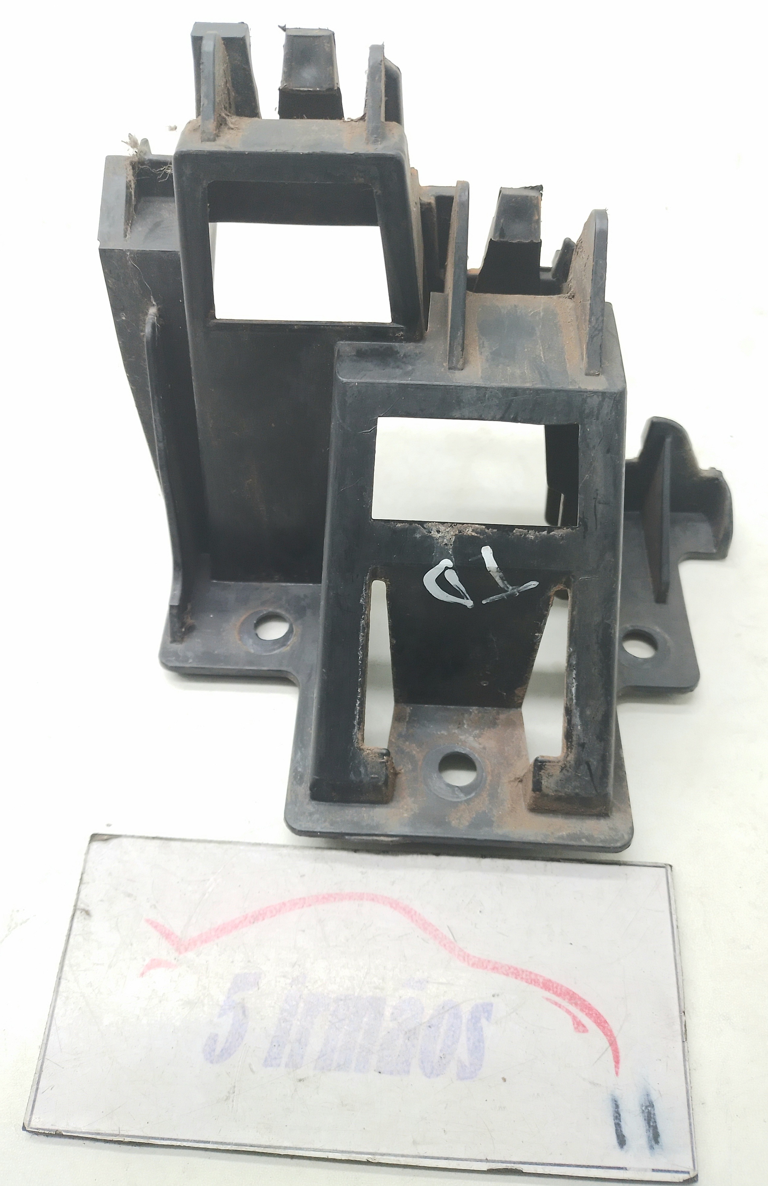 Guia Esquerda Parachoque Traseiro Vw Jetta 2.0 2013 / 2014