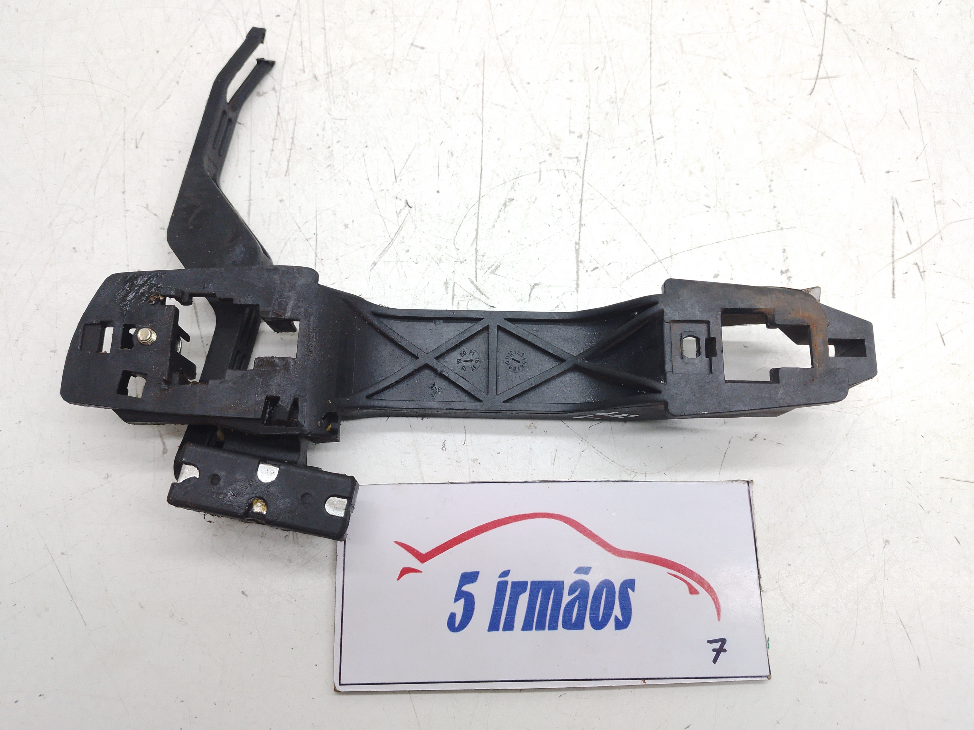 Suporte Maçaneta Traseira Esquerda Lifan X60 1.8 2018/2019 Preto Traseira