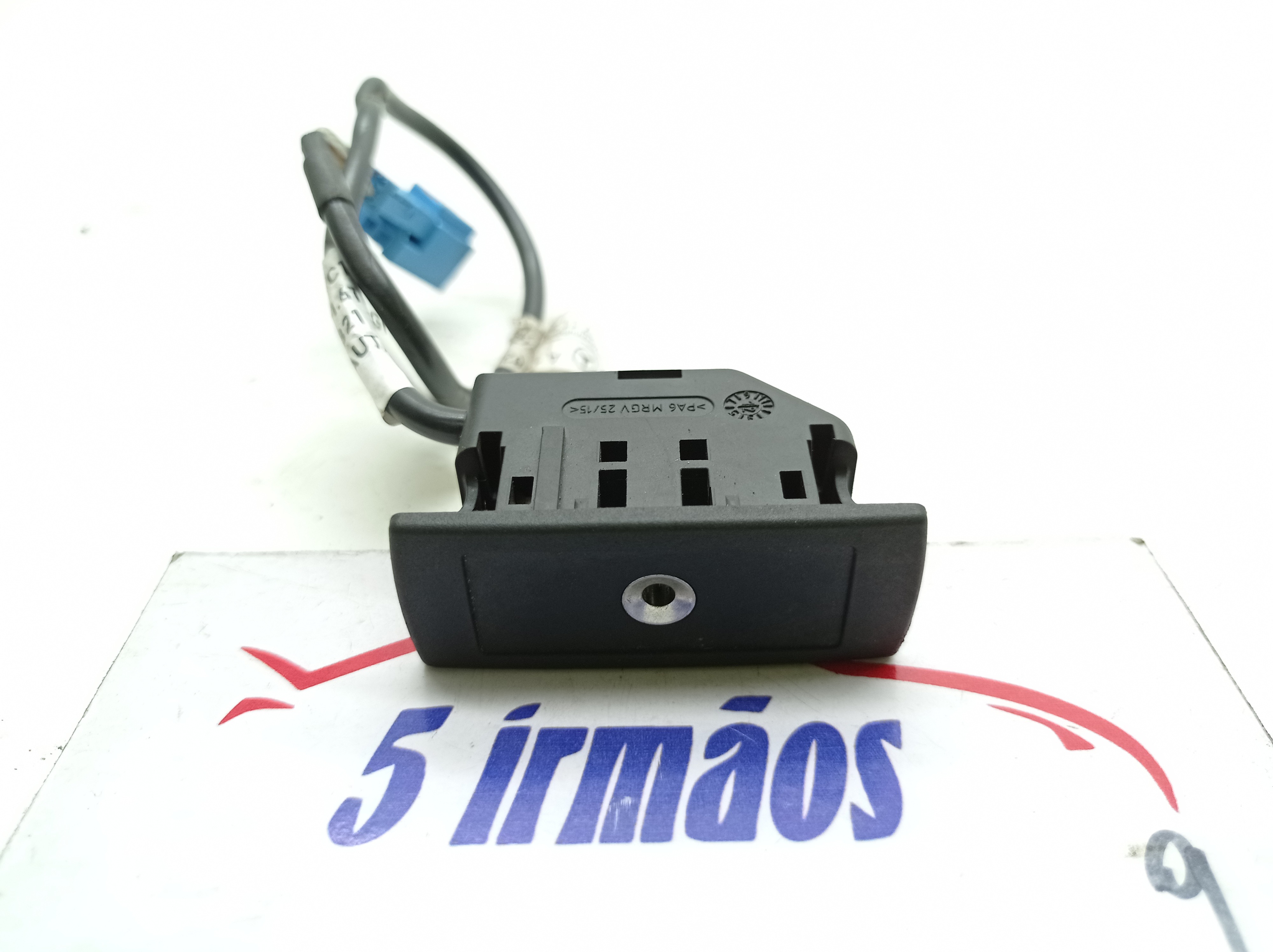 Entrada Auxiliar Usb Mercedes C180 1.6 2013 Nºa1728200815