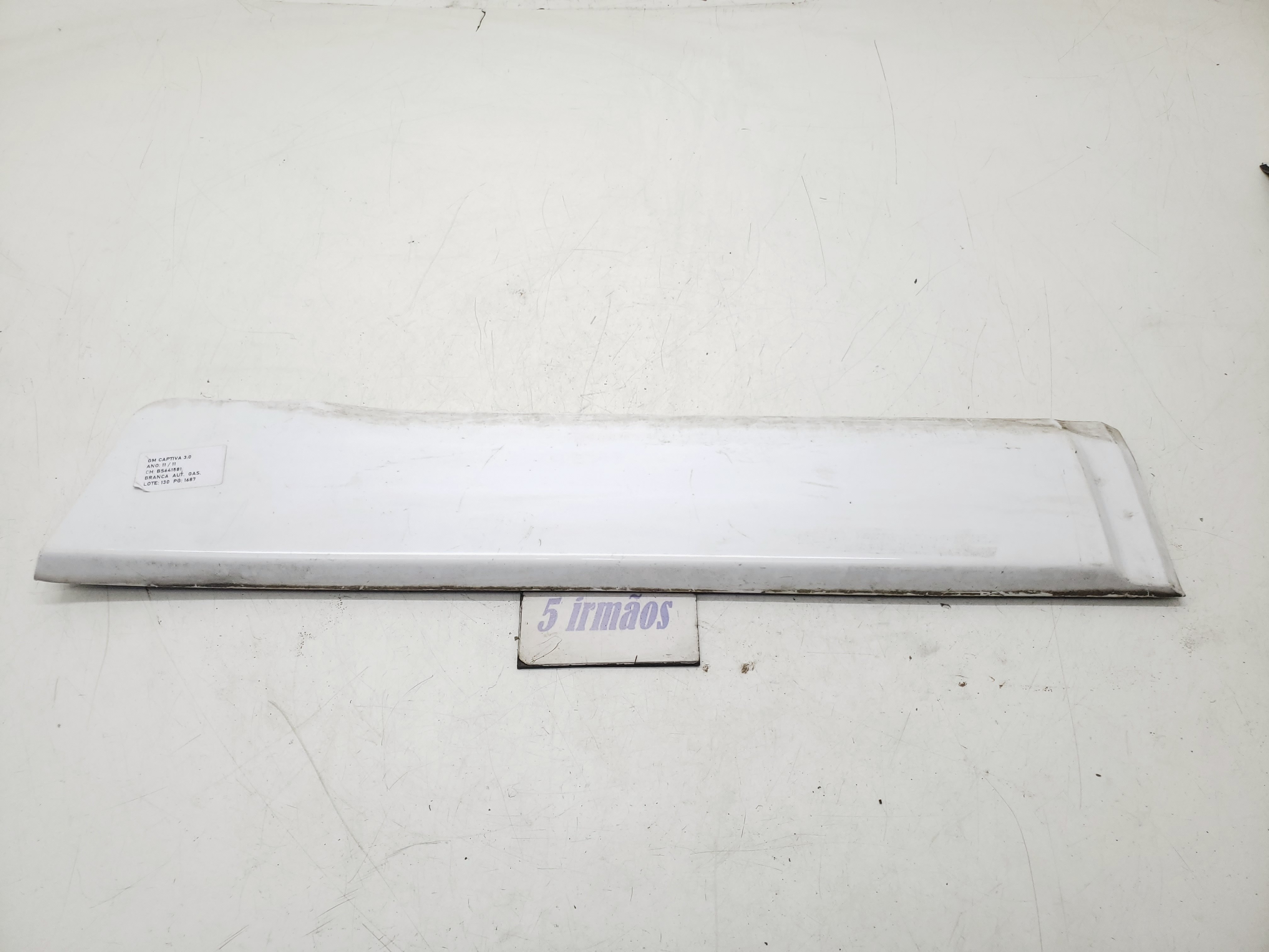 Acabamento Friso Porta Traseira Esquerda Gm Captiva 3.0 2011 Branco