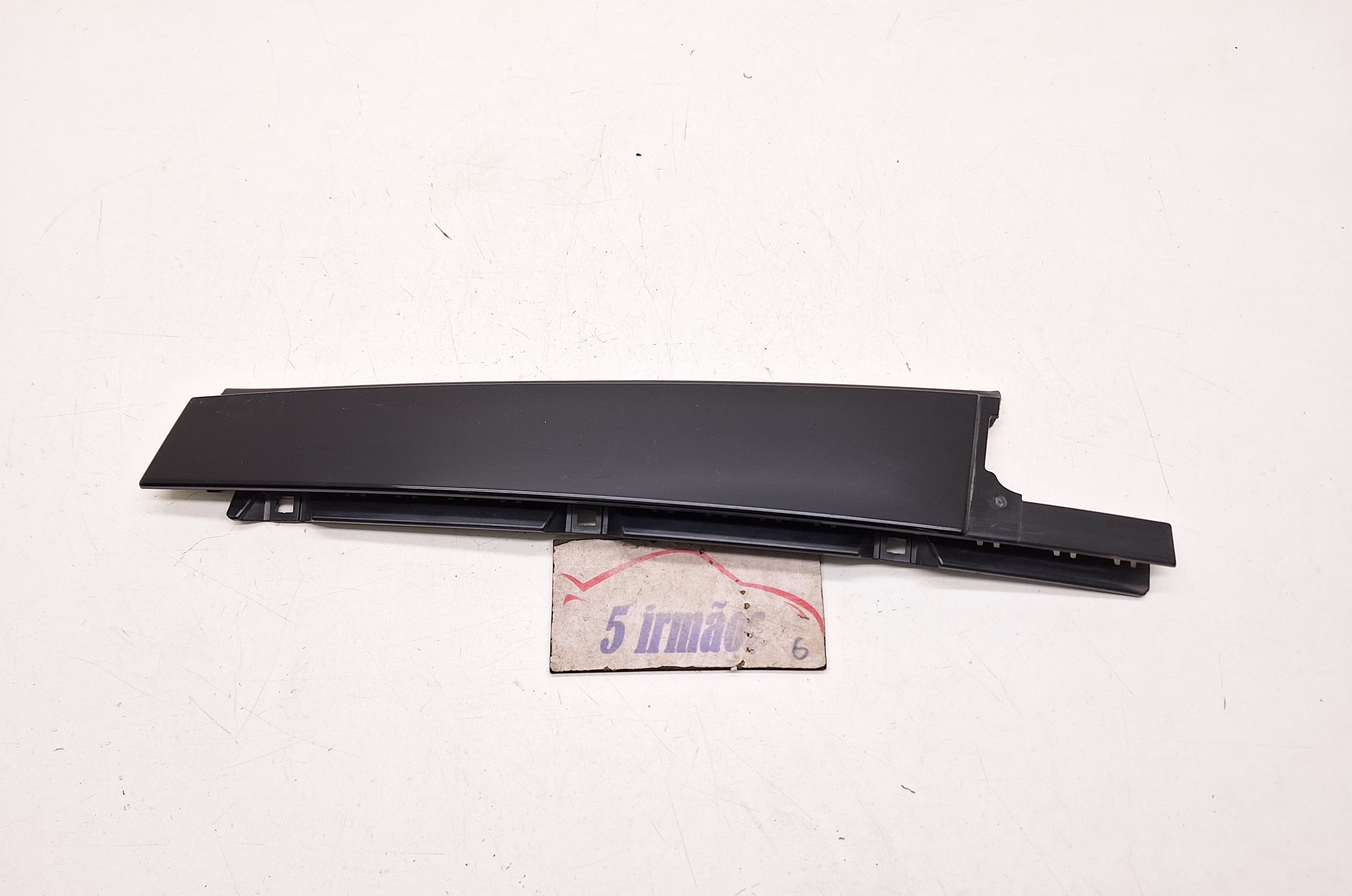 Acabamento Porta Traseira Direita Vw Passat Tsi 2.0 2019