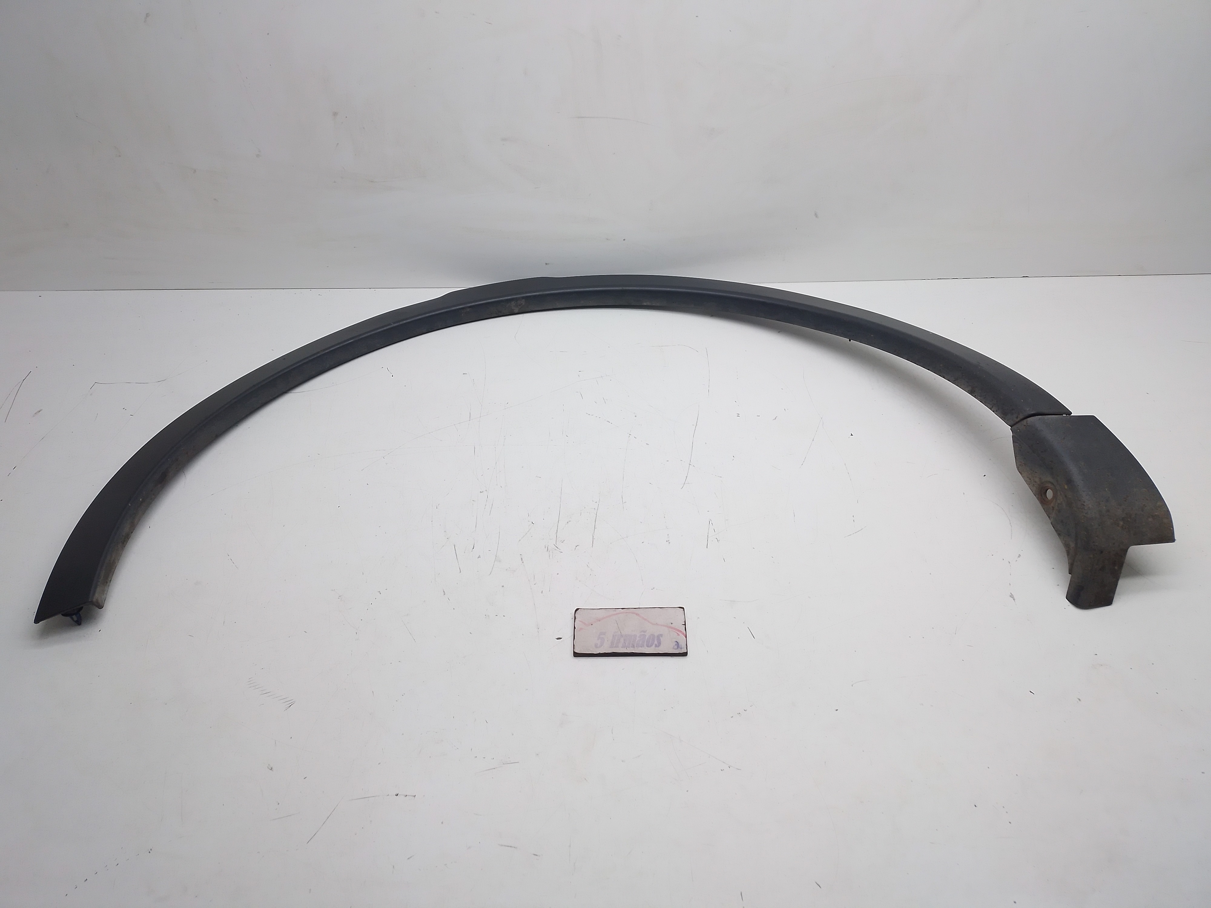 Moldura Paralama Dianteira Esquerda Discovery 2.2 2015/2016 Preto