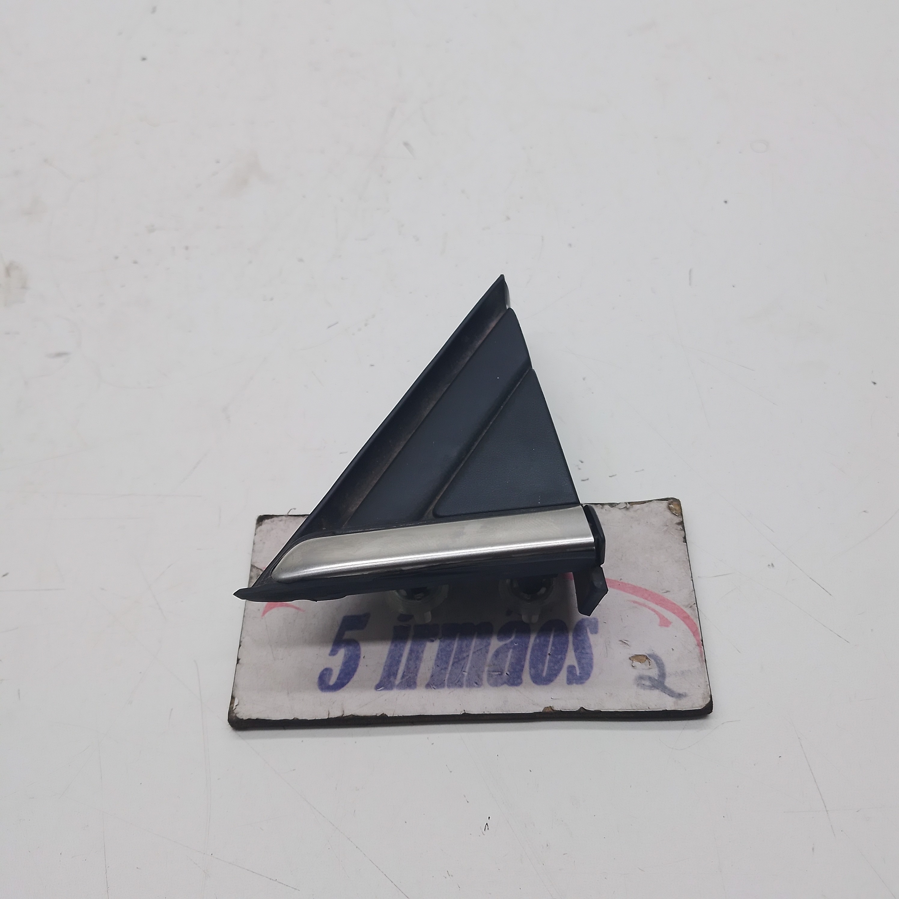 Moldura Externa Retrovisor Esquerdo Vw Taos Tsi 1.4 2022 Preto