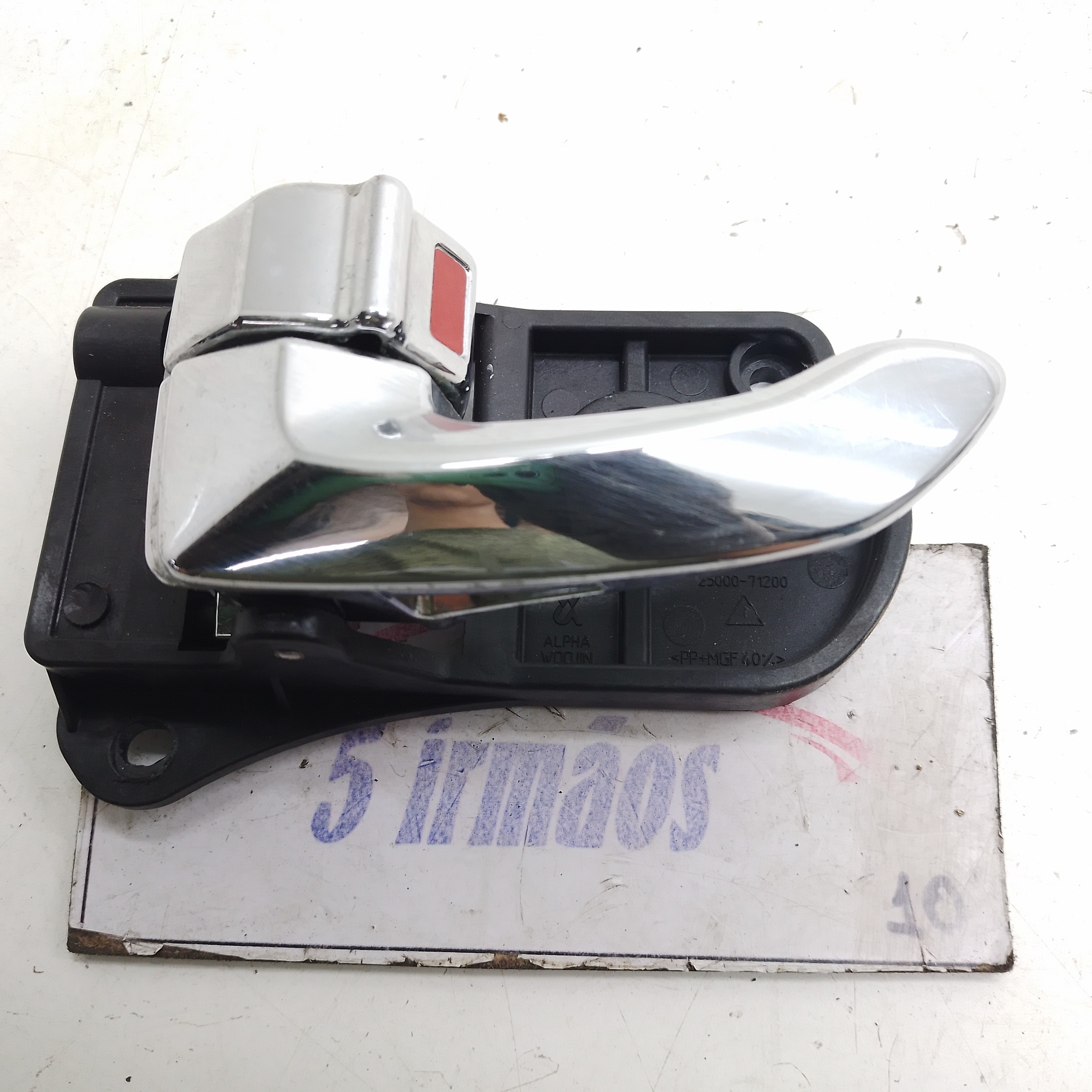 Maçaneta Interna Traseira Esquerda Hyundai Azera 3.3 2010 Prata Traseira