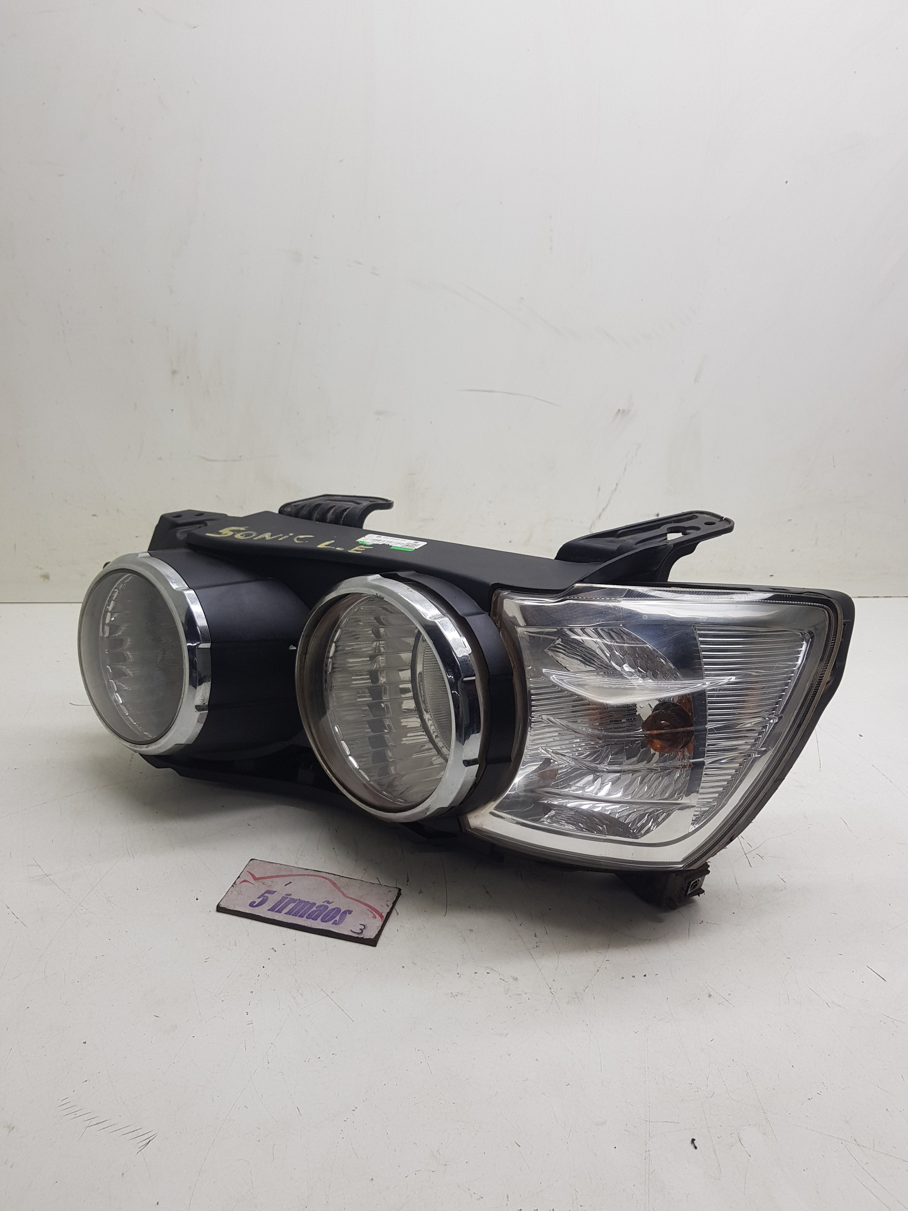 Farol Esquerdo Sonic 1.6 2012 / 2013 Para Retirada De Peças