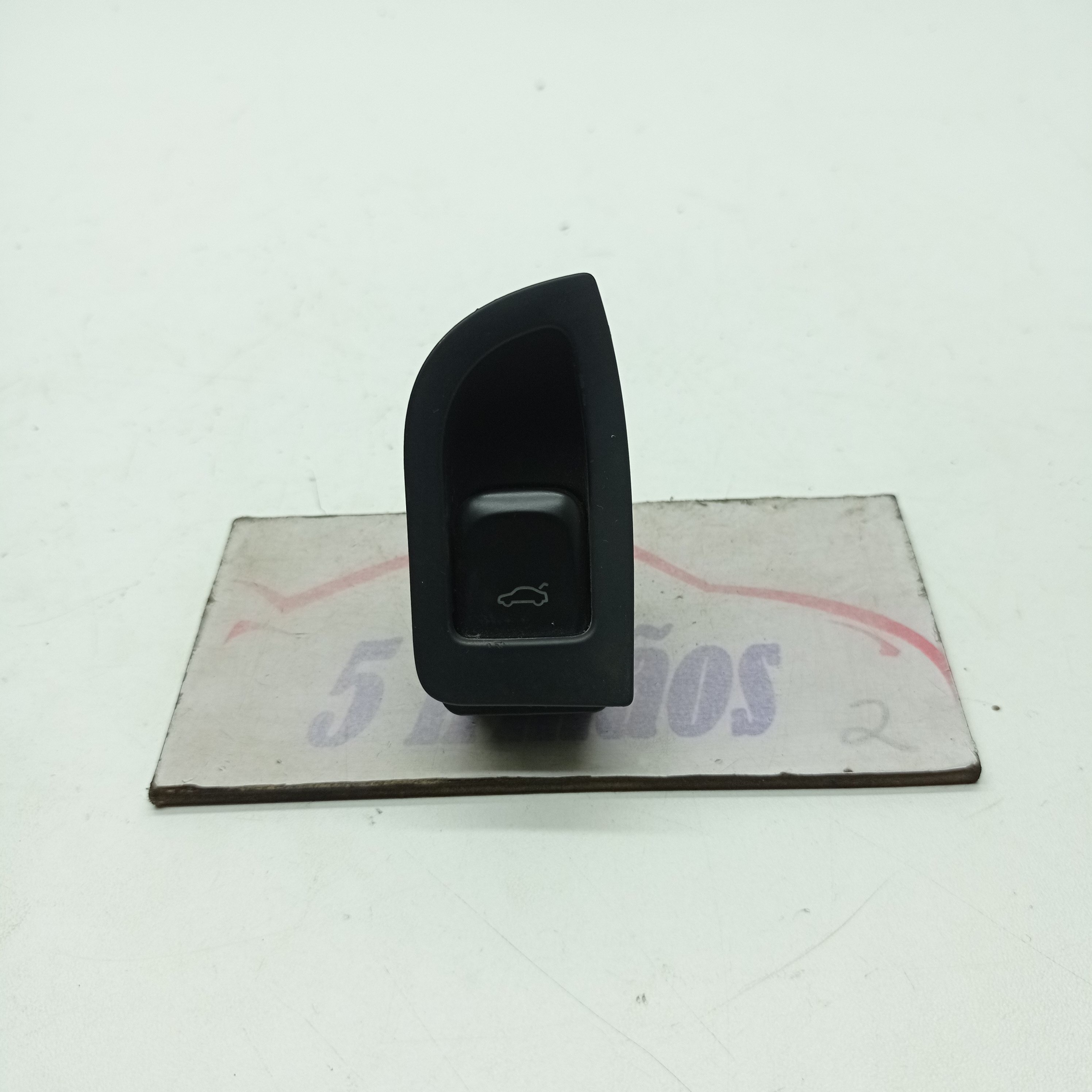 Botão Abertura Porta Malas Audi A4 Tfsi 2.0 2011 / 2012