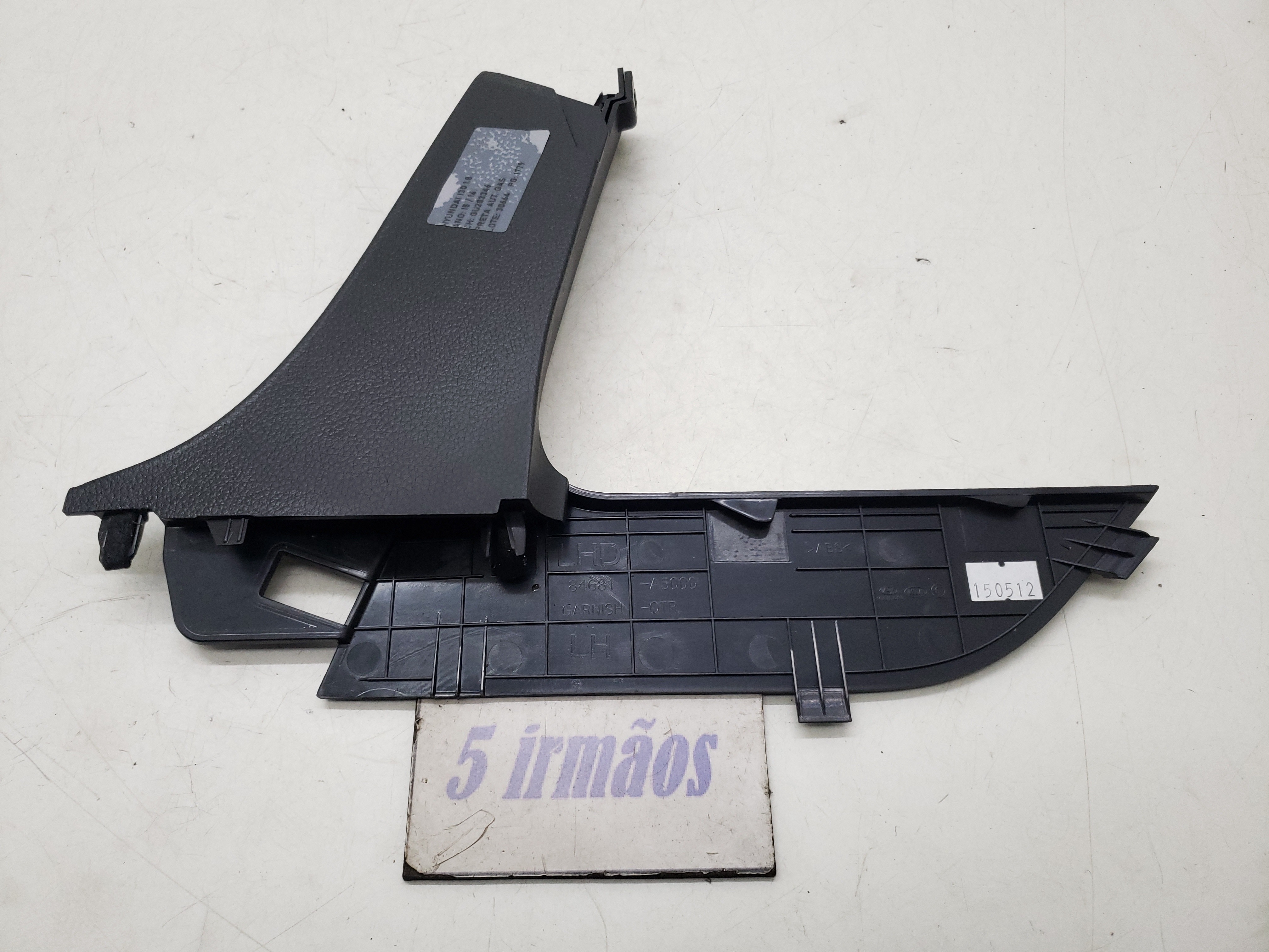 Acabamento Esquerdo Console Central Hyundai I30 1.8 2015