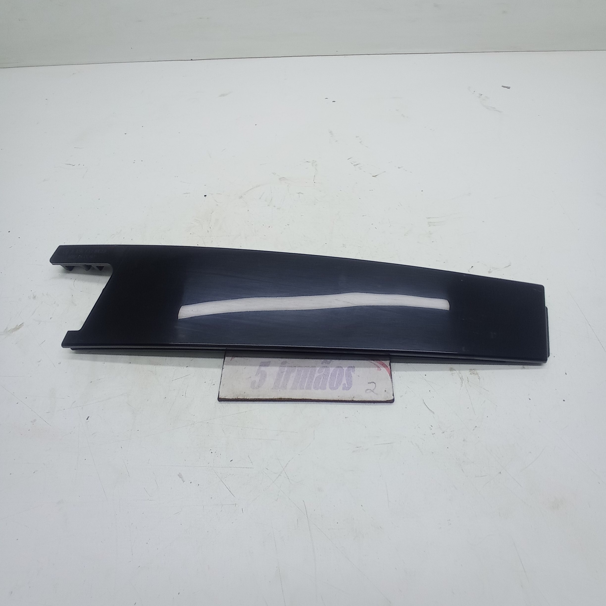 Acabamento Porta Traseira Direita Mercedes Gla 200 1.6 2020