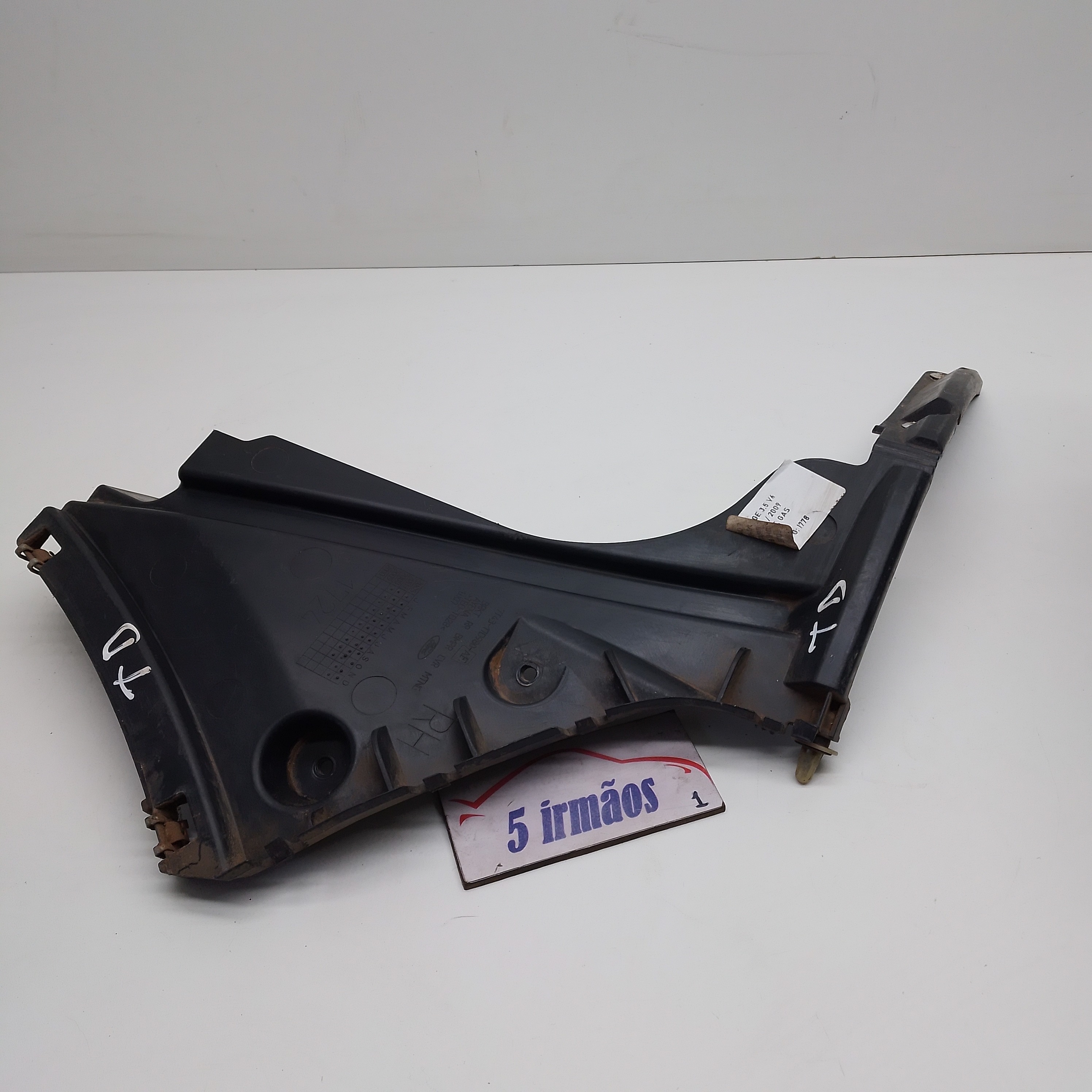 Guia Direita Parachoque Traseiro Ford Edge 3.5 2008 / 2009