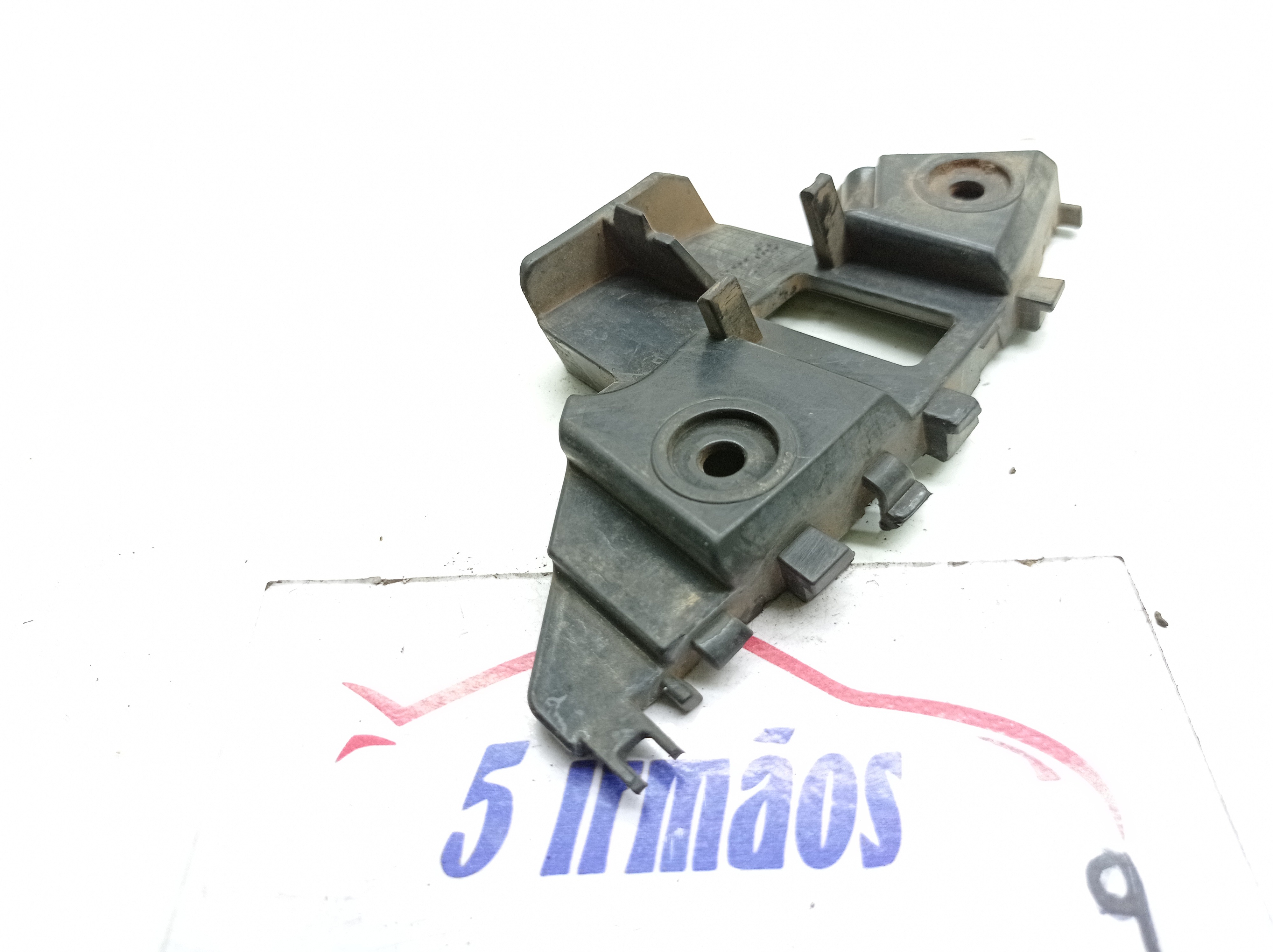 Guia Direita Parachoque Dianteiro Vw Jetta Tsi 2.0 2012