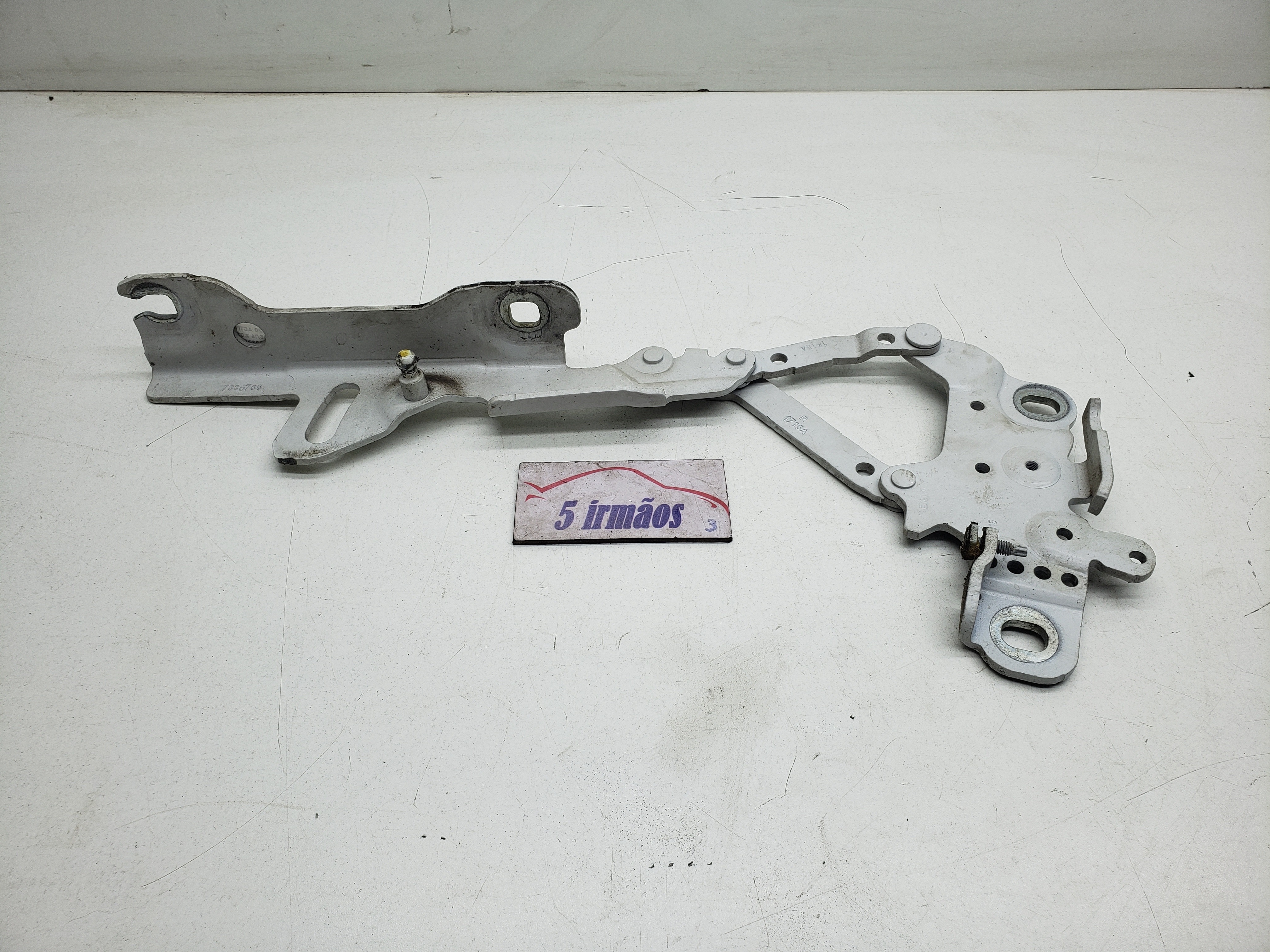 Dobradiça Direita Capô Bmw 120i 2.0 2015 / 2016