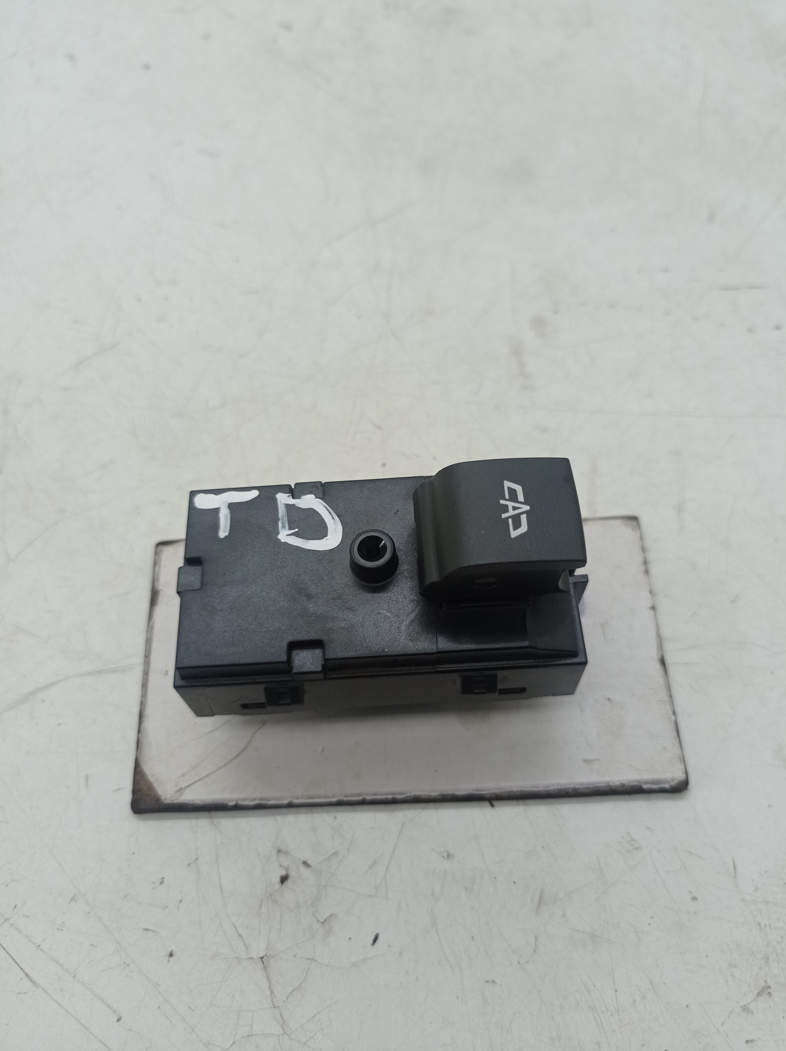 Comando Vidro Traseiro Direito Chevrolet Onix 1.0 2019 /2020
