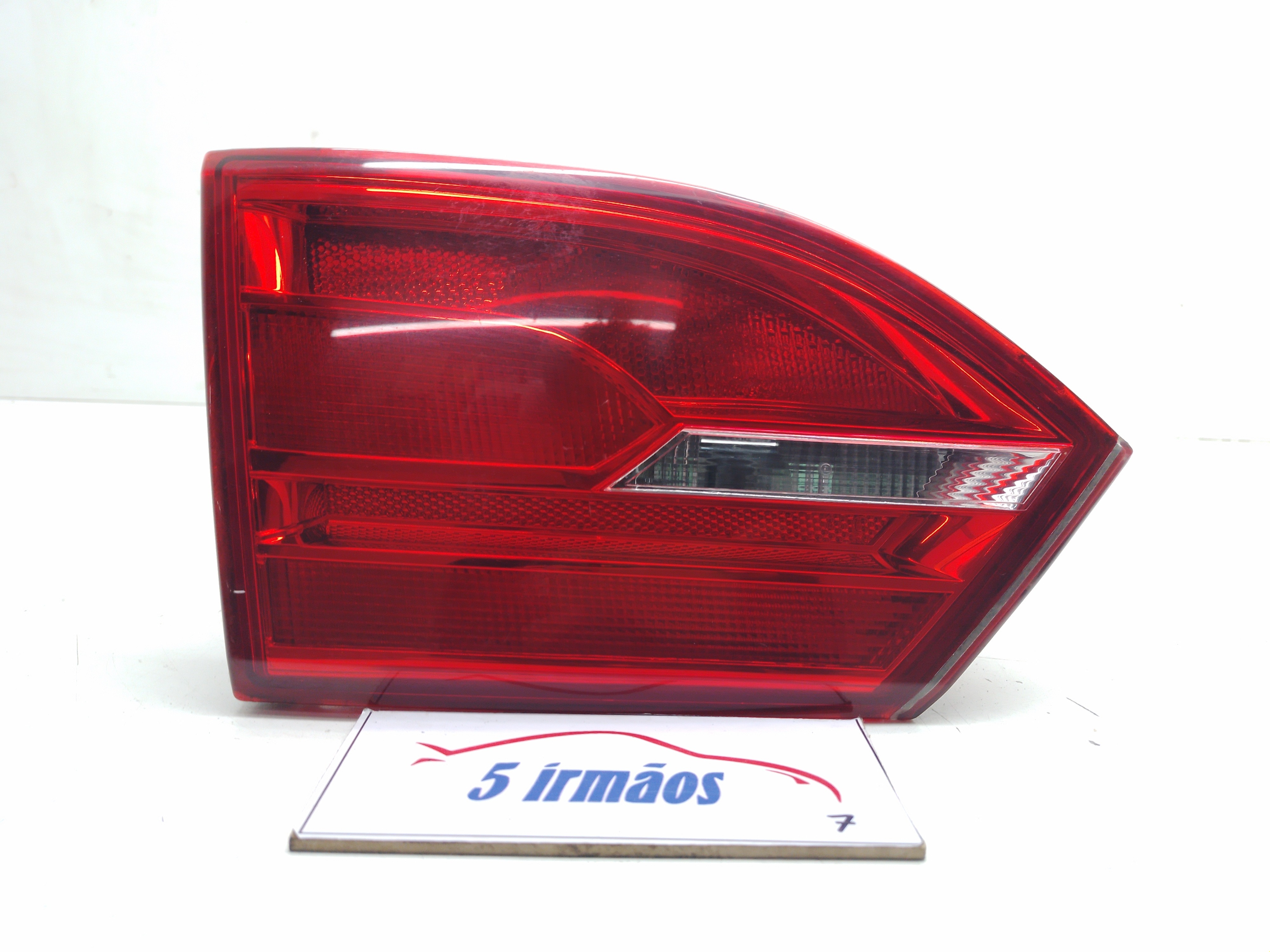 Lanterna Esquerda Tampa Traseira Vw Jetta Tsi 2.0 2013  Esquerdo Vermelho