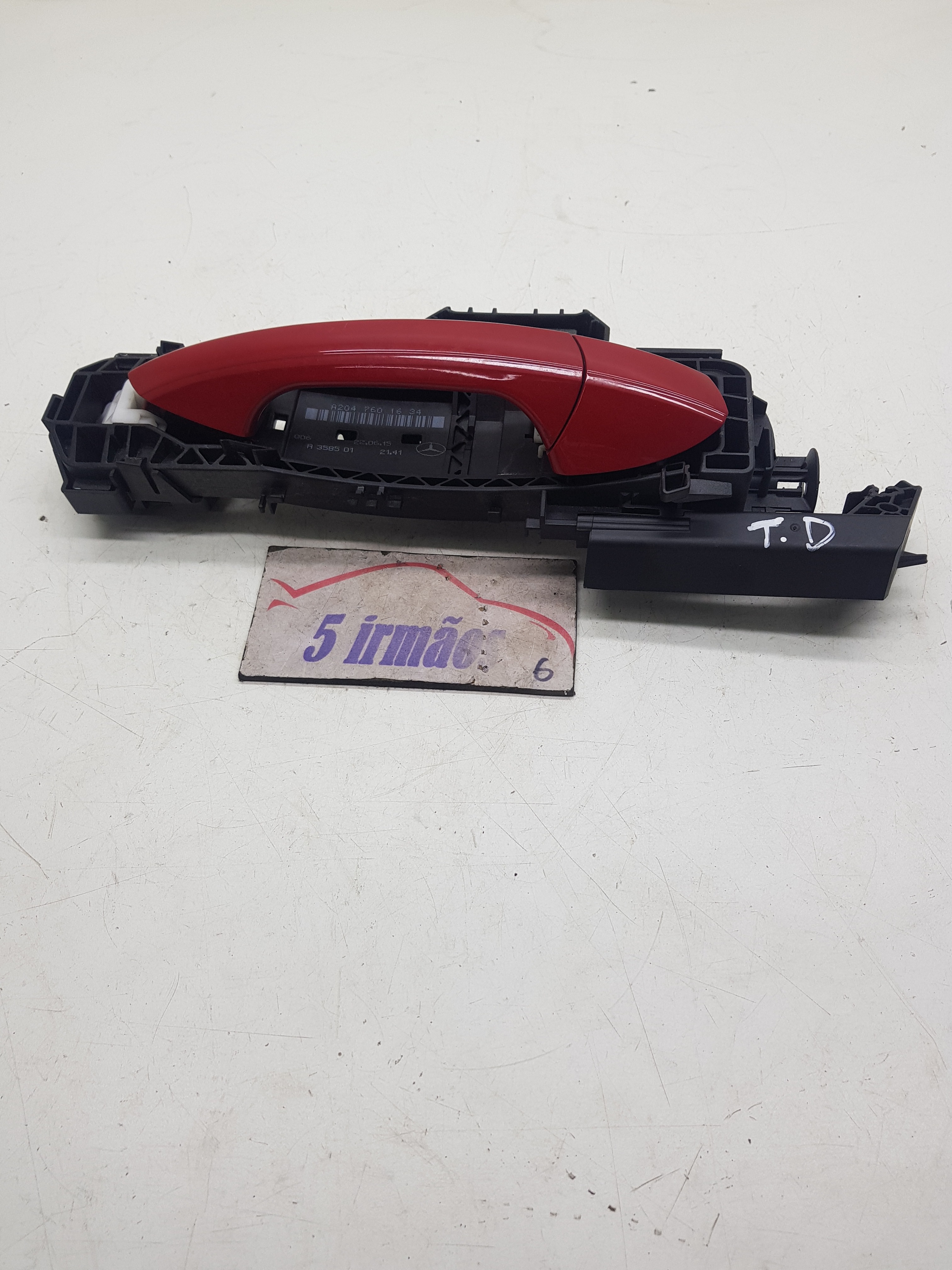 Maçaneta Traseira Direita Mercedes Cla250 2.0 2014/ 2015  Vermelho Traseira