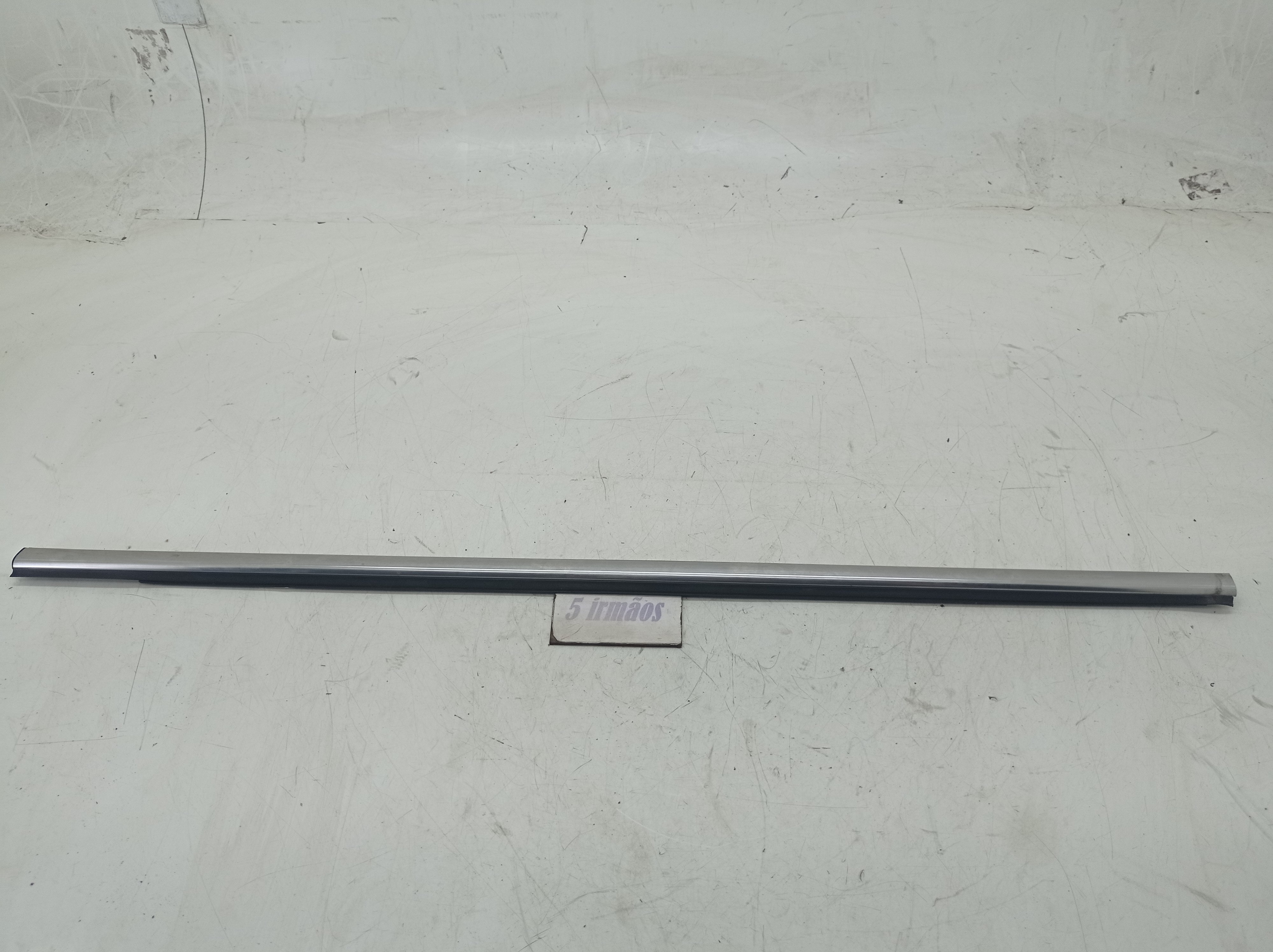 Friso Pestana Dianteira Esquerda Gm Sonic 1.6 2012 2013 2014