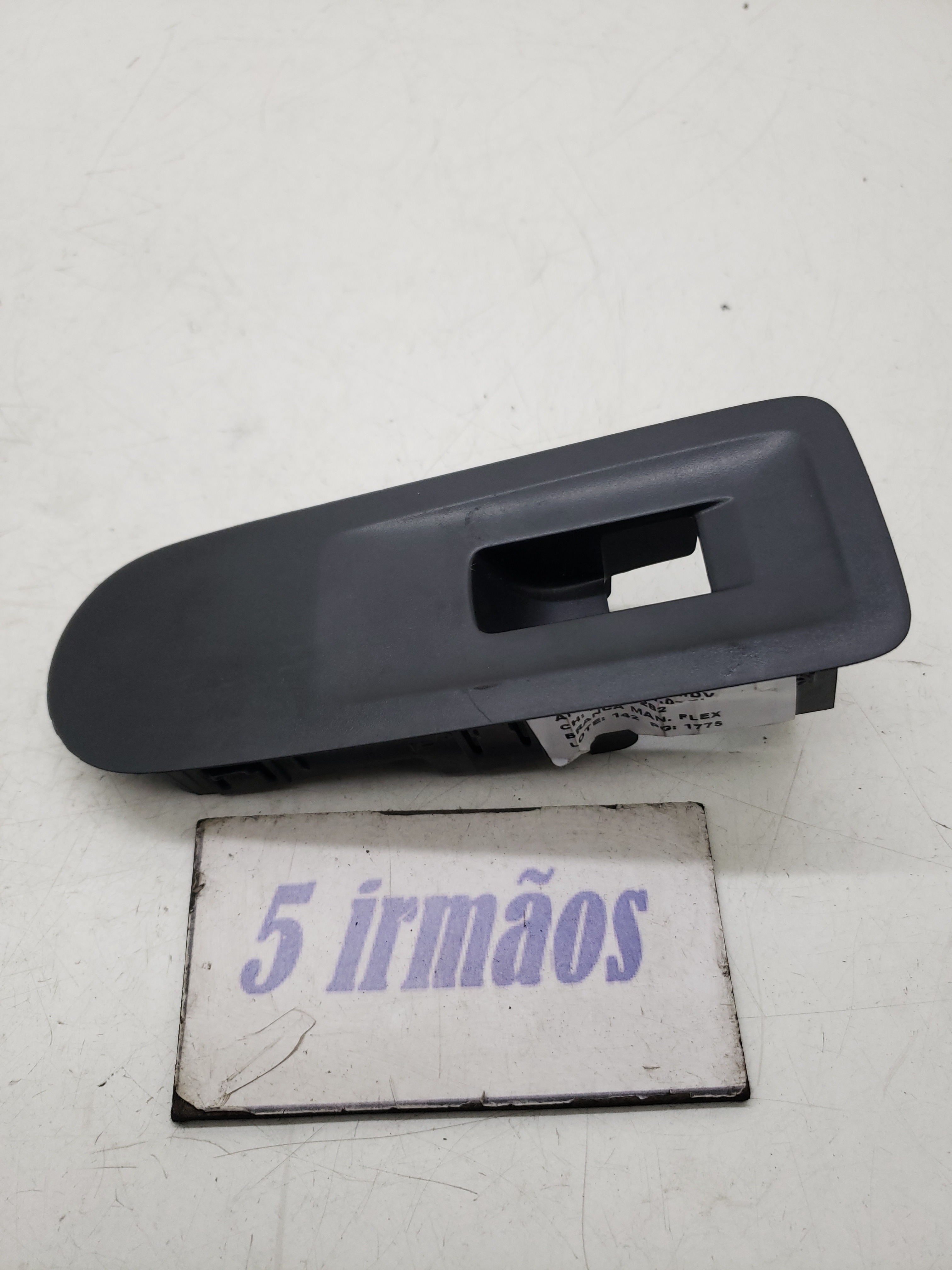 Moldura Comando Vidro Dianteiro Direito Vw Up Tsi 1.0 2019