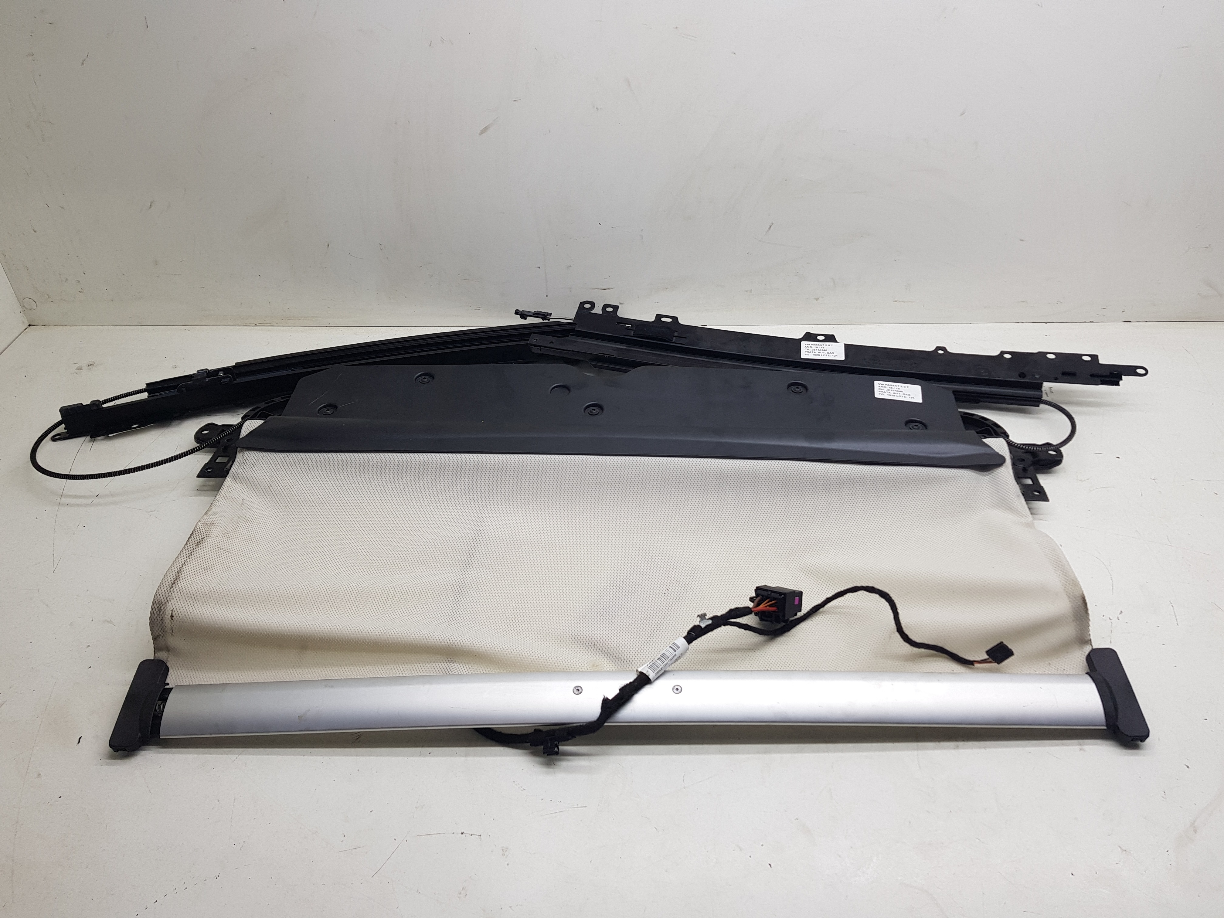 Cortina Teto Solar C/mecanismo Vw Passat Tsi 2.0 2018