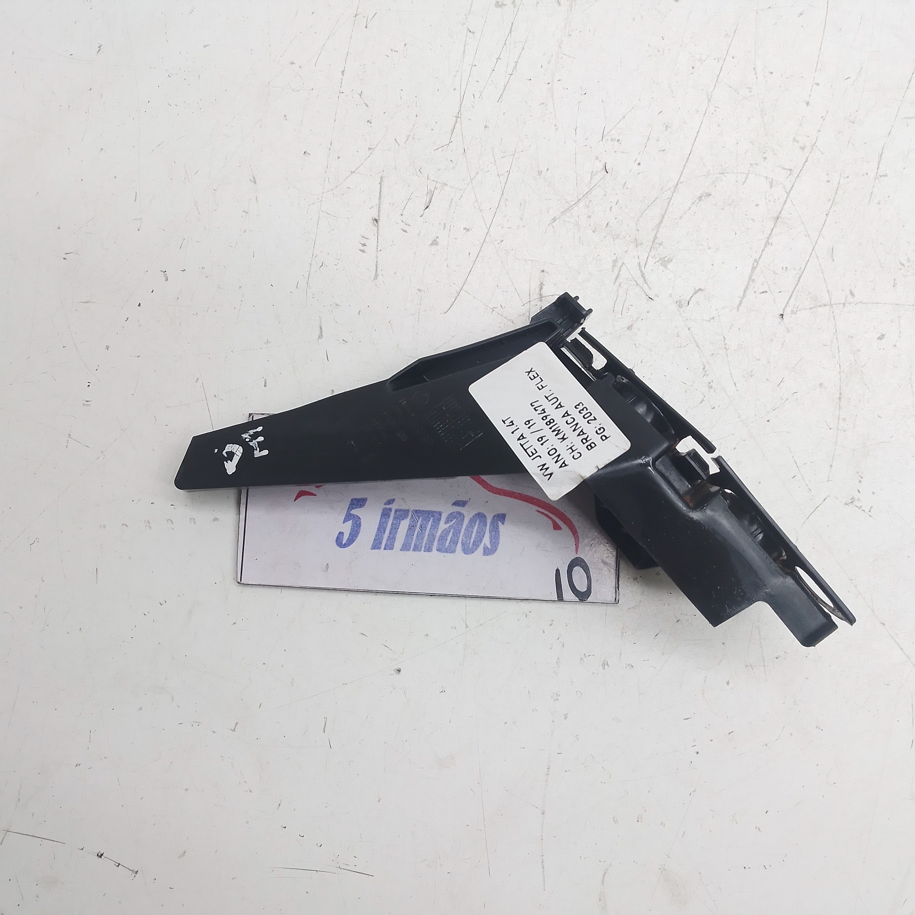 Guia Parachoque Dianteiro Esquerdo Vw Jetta Tsi 1.4 2019
