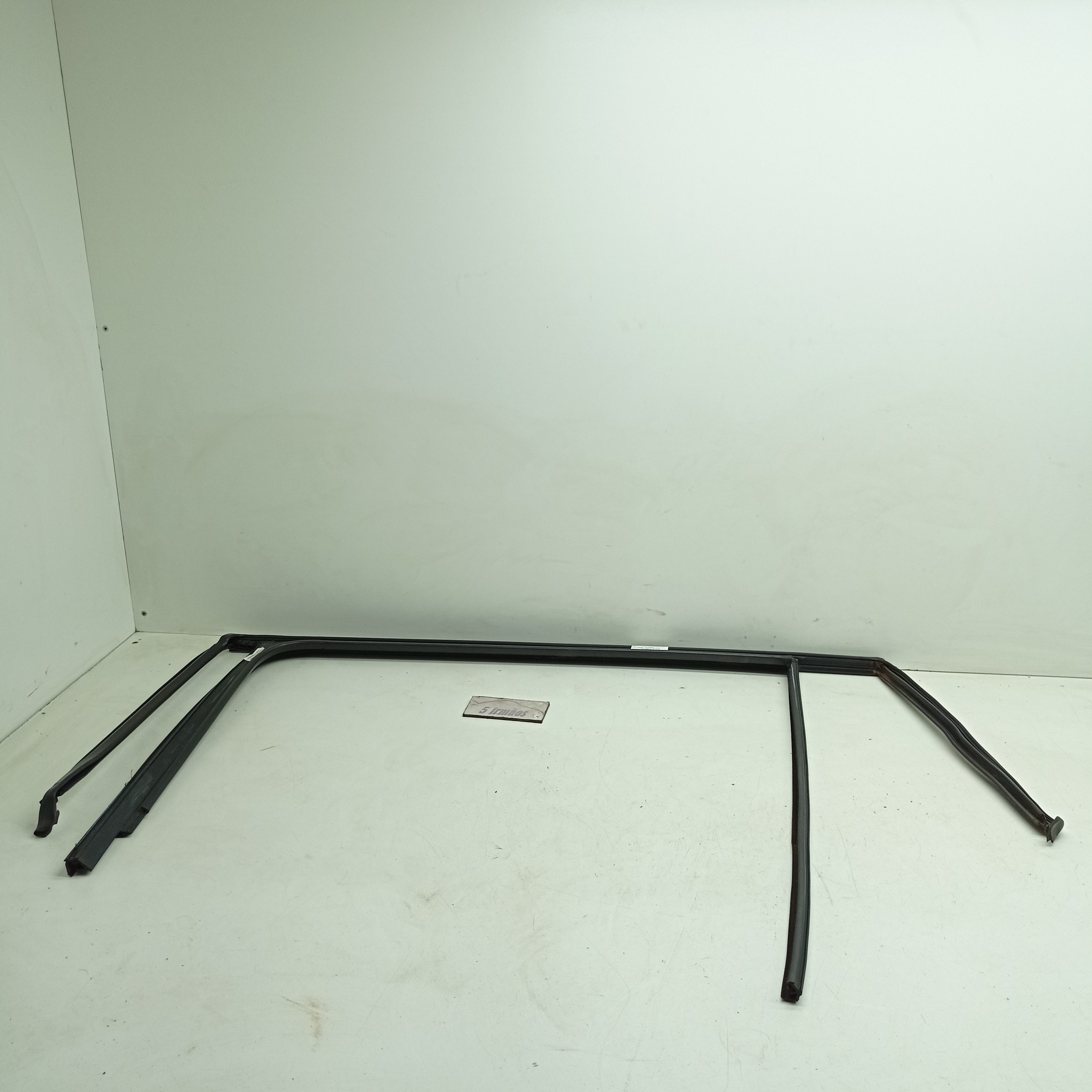 Acabamento Porta Traseira Direita Vw Tiguan 350 Tsi 2021