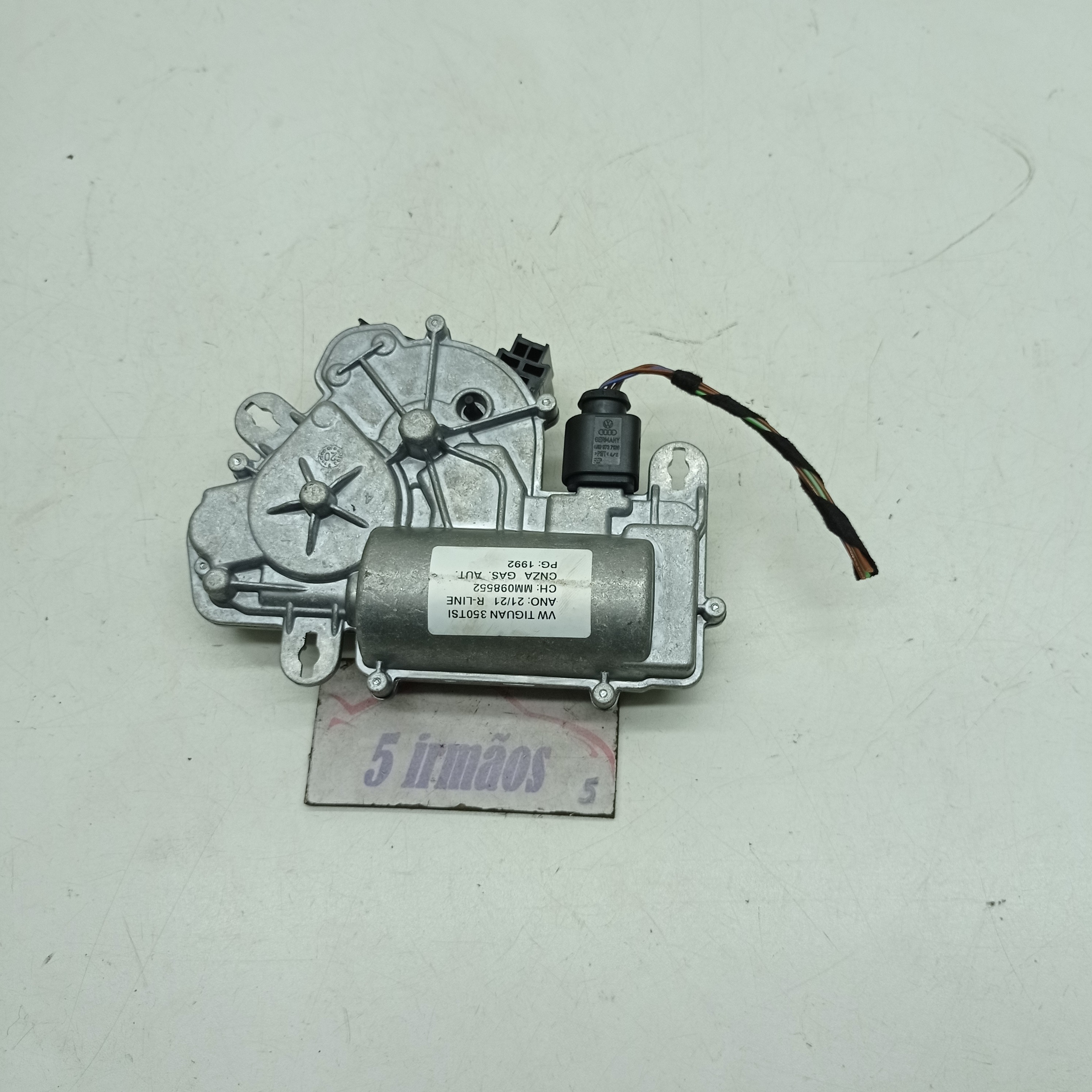 Motor Tampa Traseira Vw Tiguan Rline Tsi 2.0 2021 3g0827887b