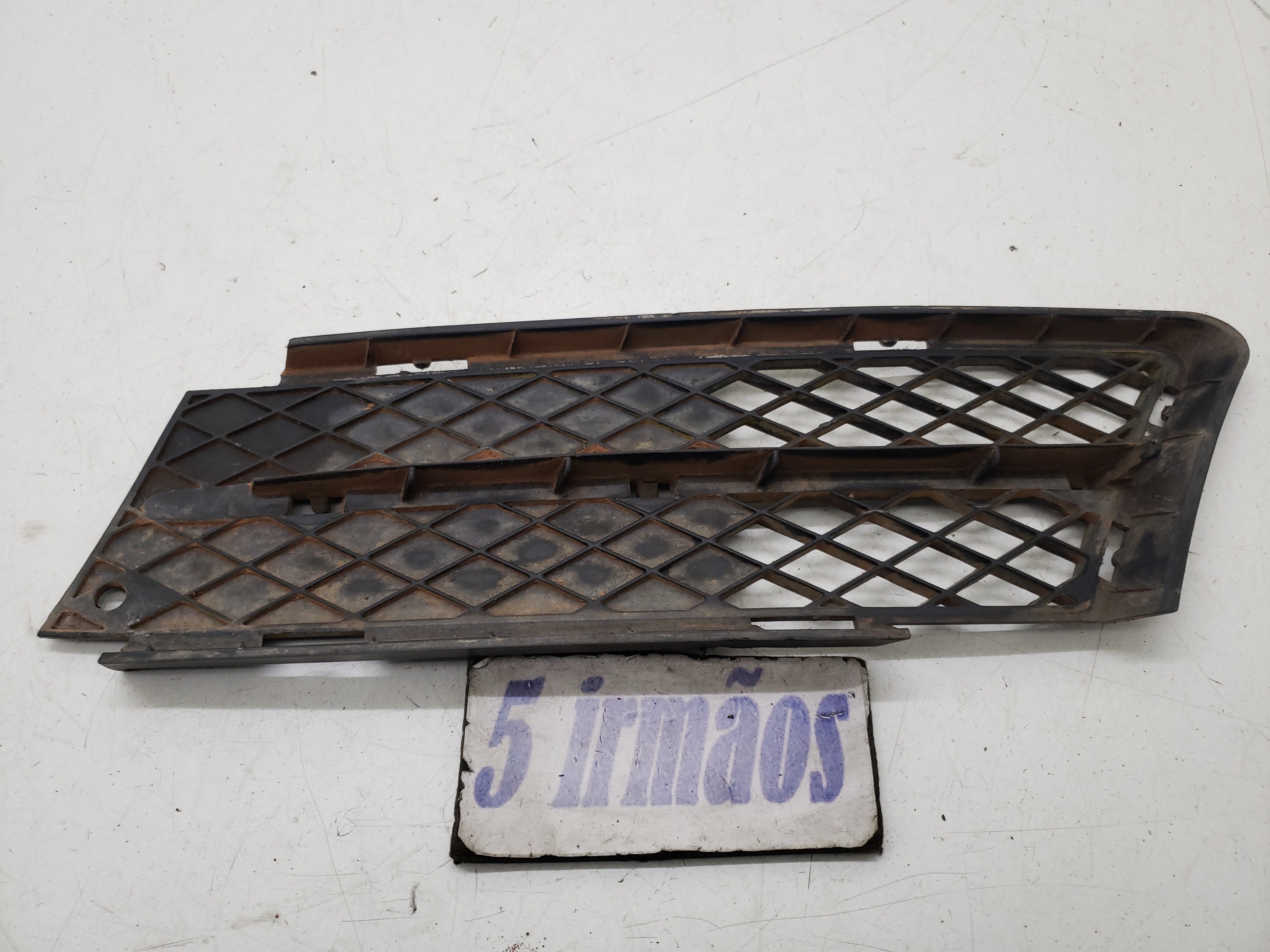 Acabamento Esquerdo Parachoque Bmw 320i 2.0 Asp 2006 / 2007