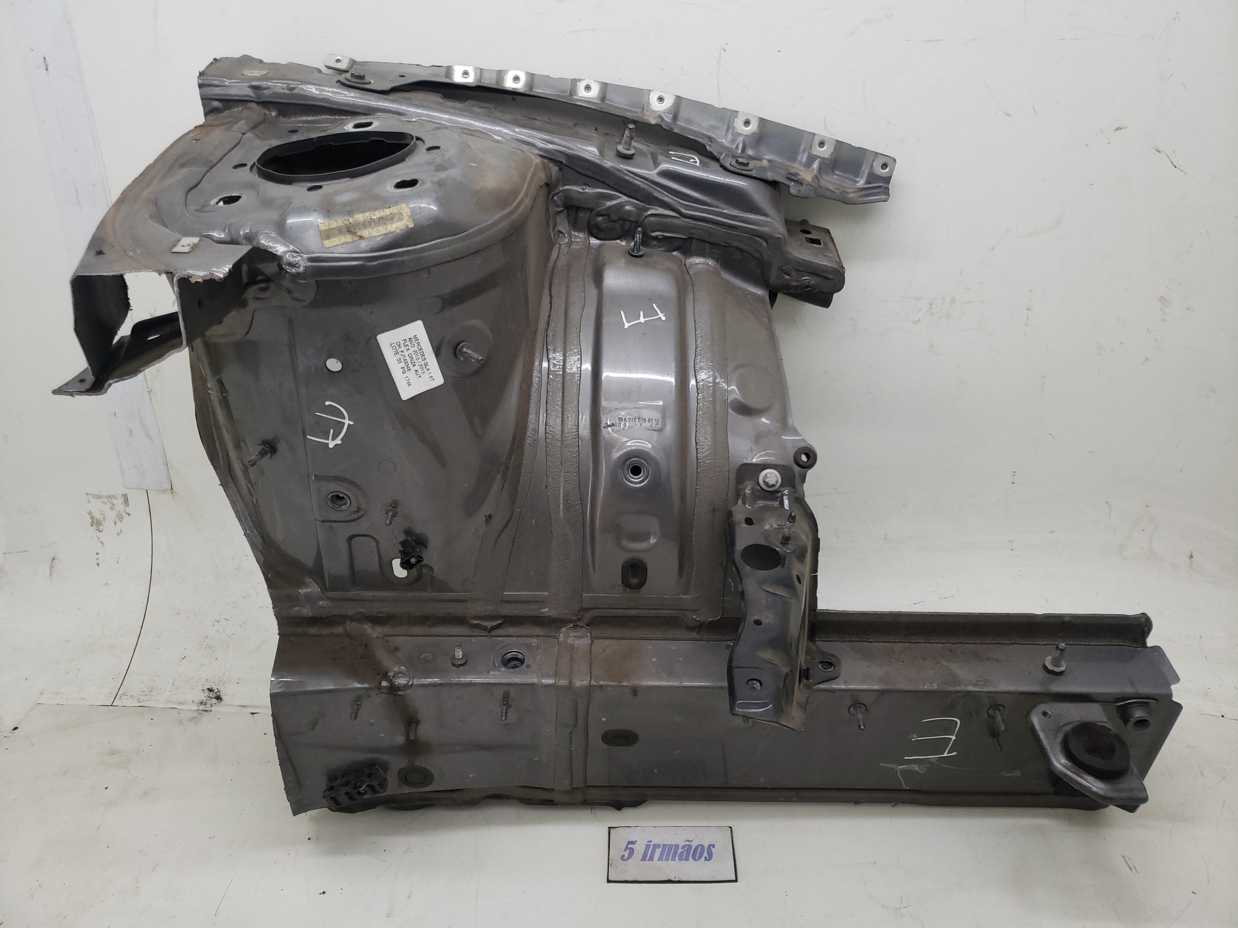 Longarina Lado Esquerdo Mercedes Gla200 1.6 Flex 2015 / 2016