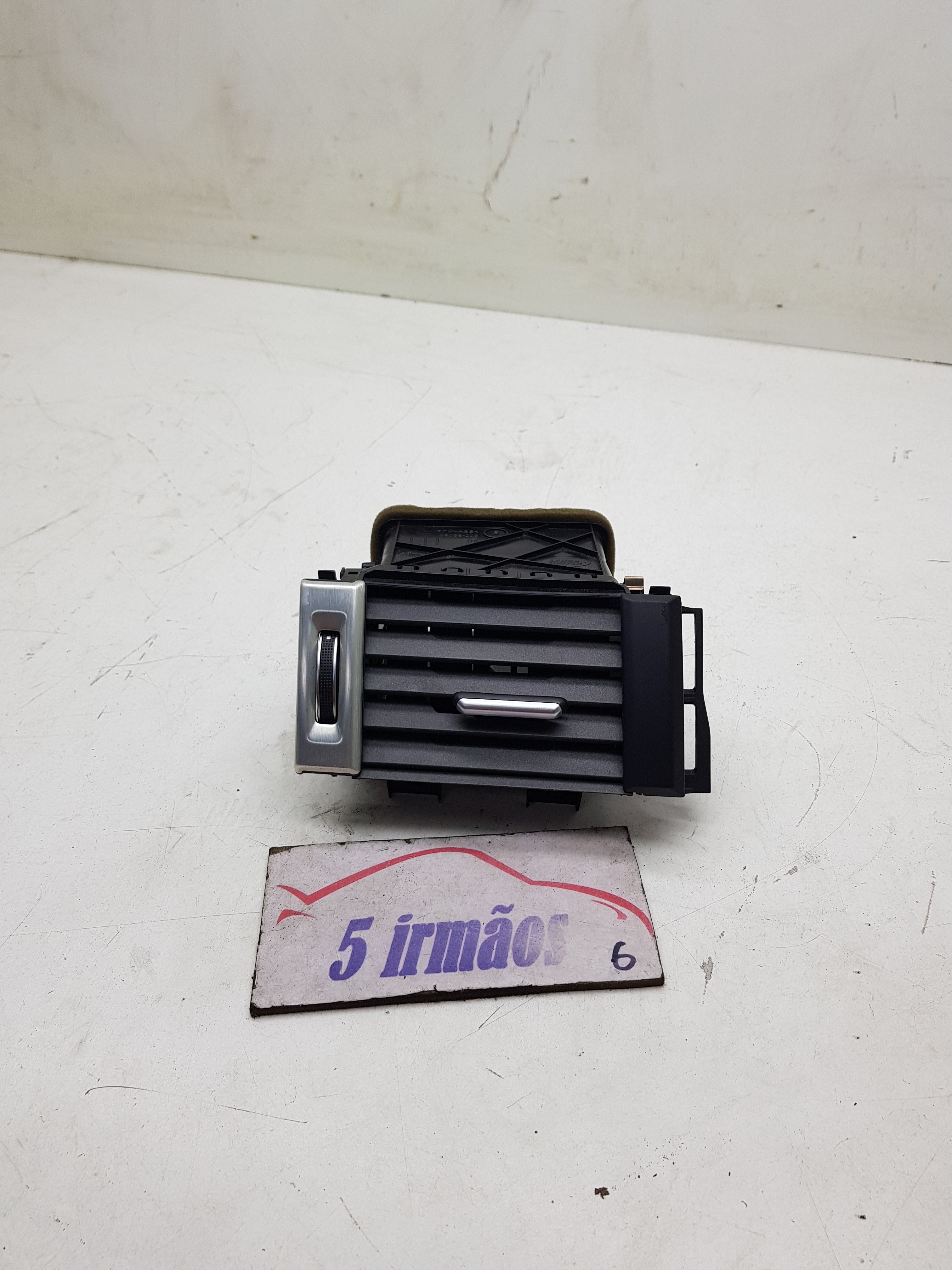 Difusor Ar Esquerdo Land Rover Evoque 2.2 2015 Bj32018b09bb
