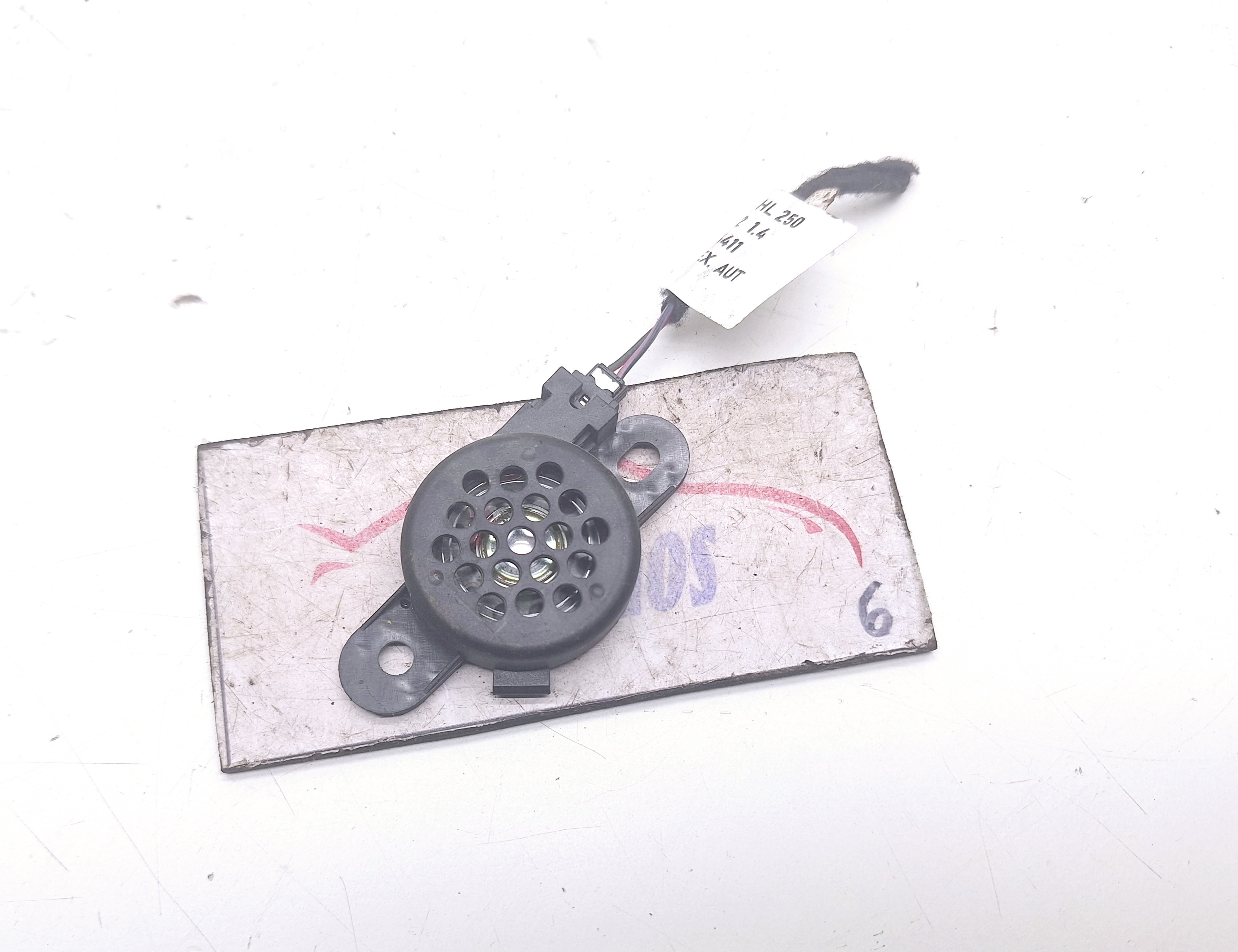 Sirene Sensor Estacionamento Vw Taos 1.4 2021 Nº5q0919279 Preto