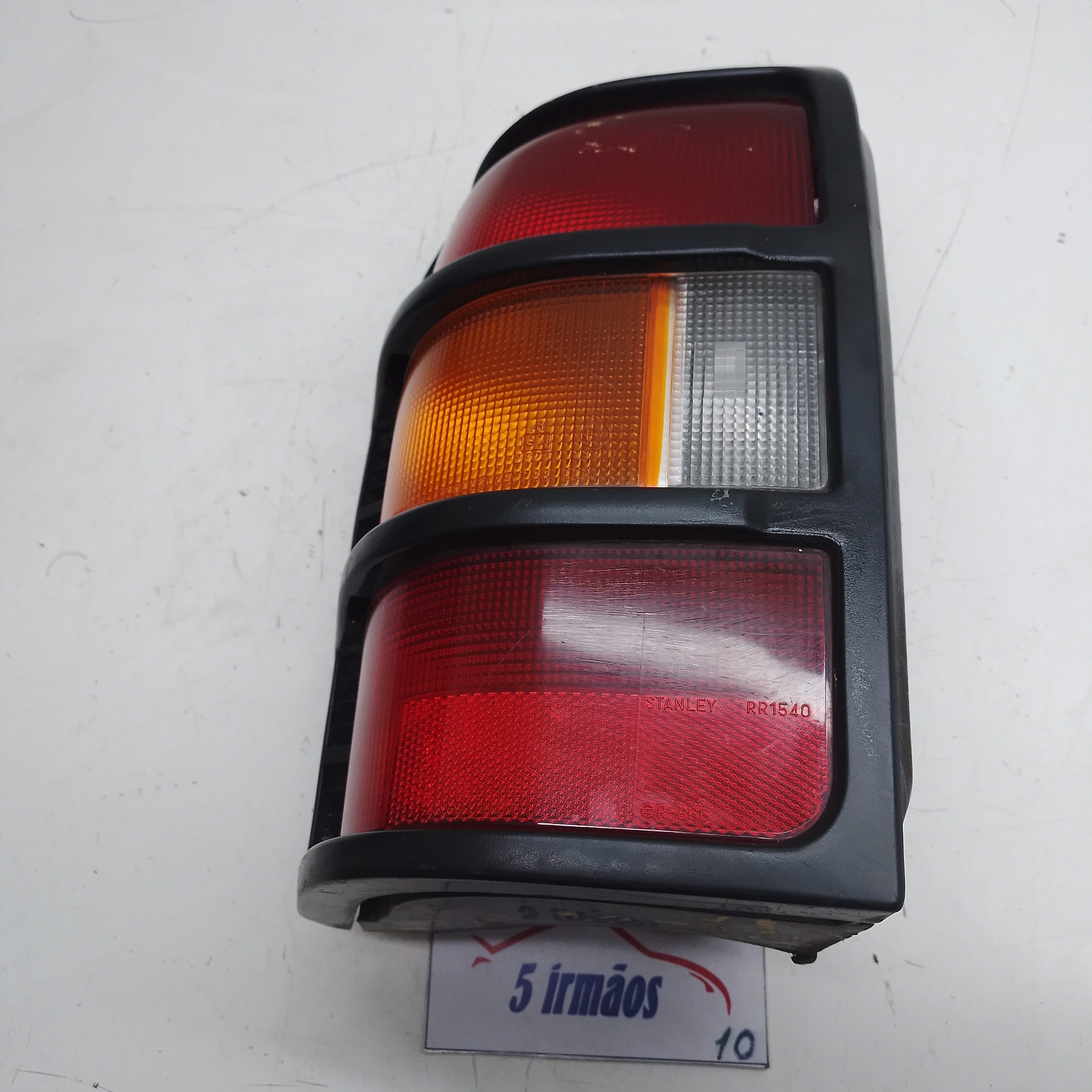 Lanterna Esquerda Mitsubishi Pajero 2.8 1998 / 1999 Direito