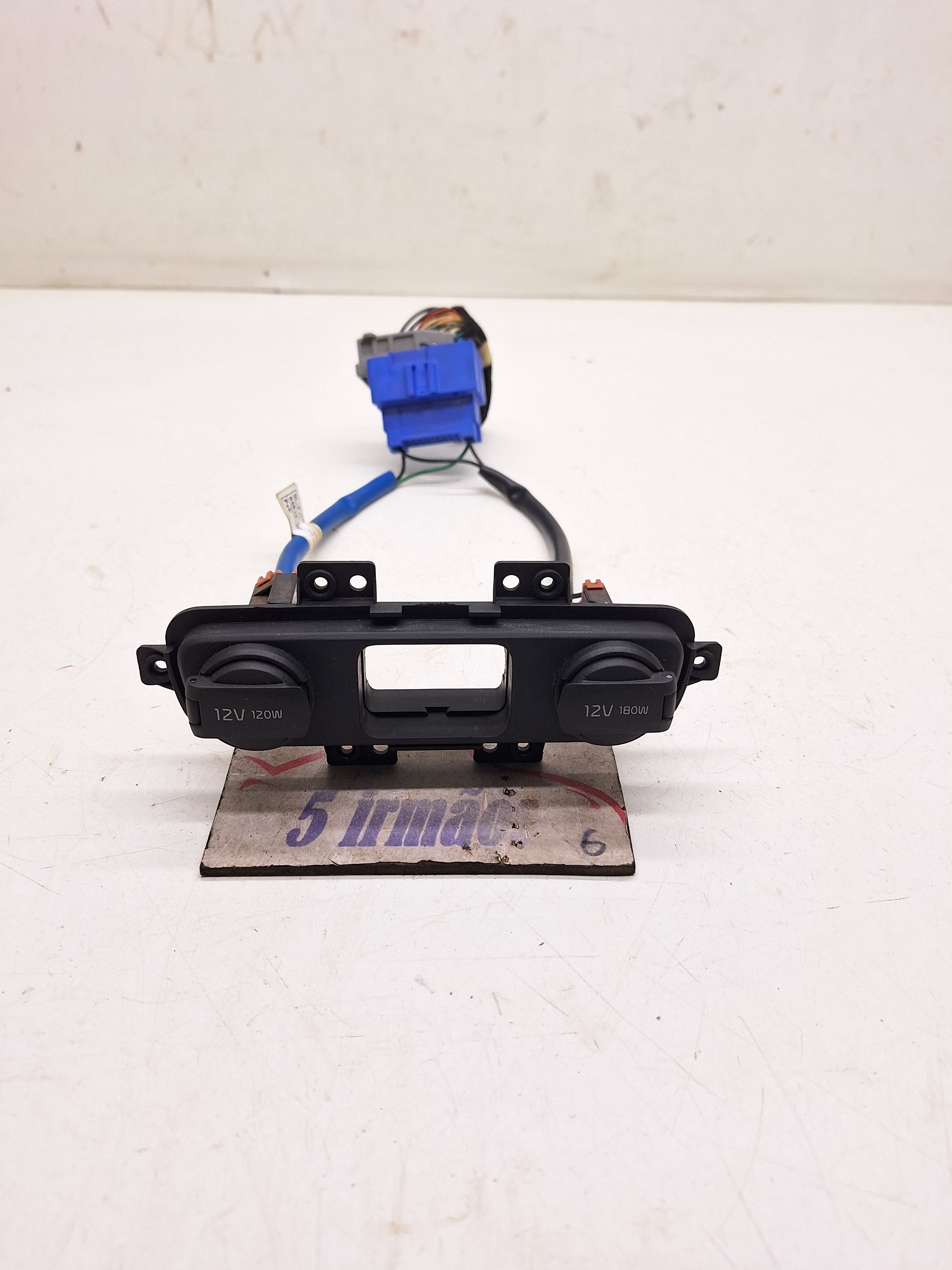 Usb/ Tomada 12v Console Central Kia Sportage 2.0 Flex 2015 Preto